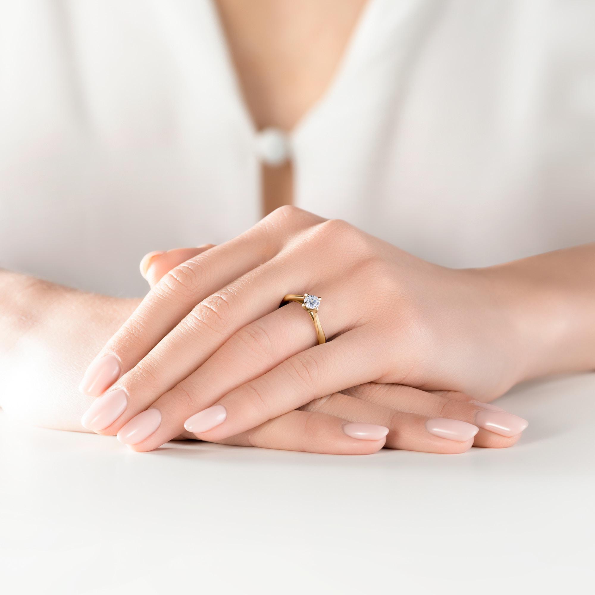 Pierścionek zaręczynowy The Light: złoty, diament laboratoryjny