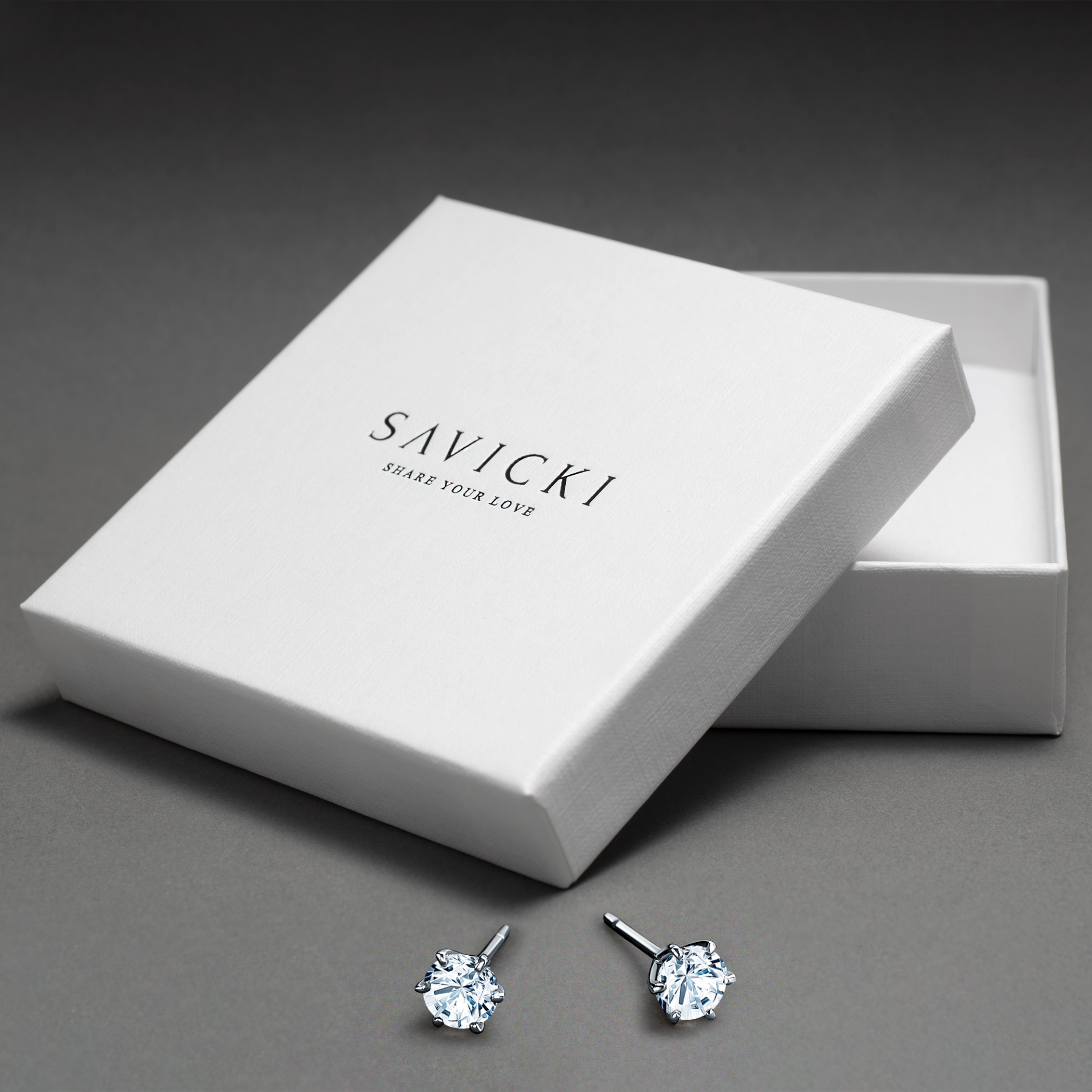 Kolczyki SAVICKI: białe złoto, diamenty laboratoryjne