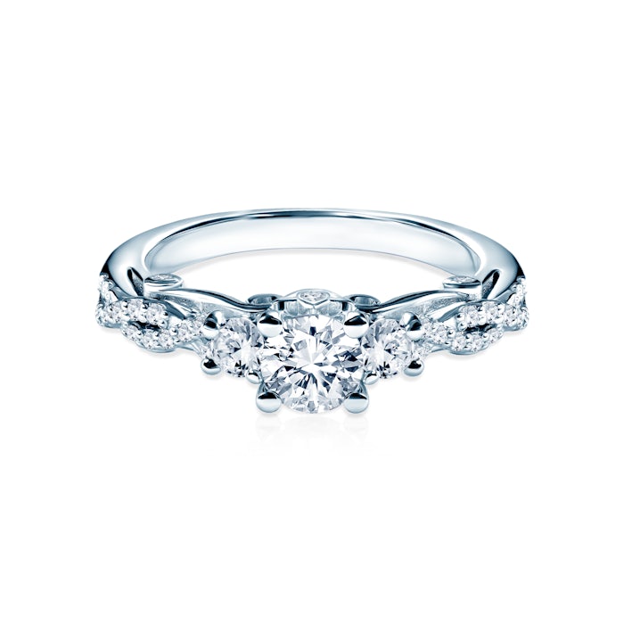Engagement Ring Savicki: white gold, white sapphire