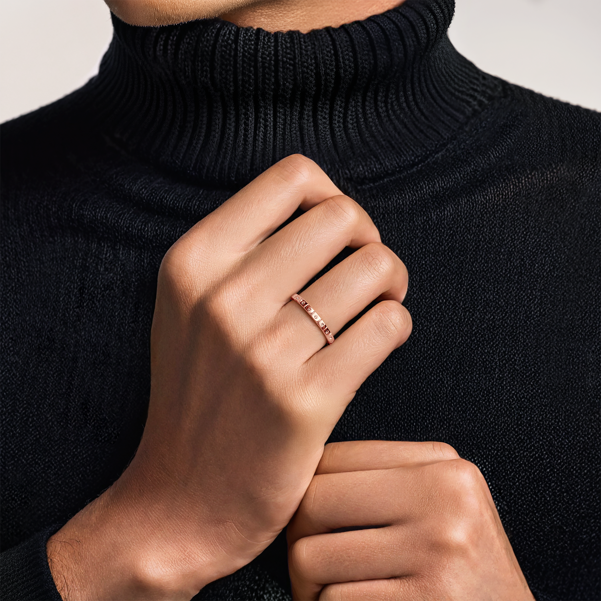 Pierścionek SAVICKI: różowe złoto