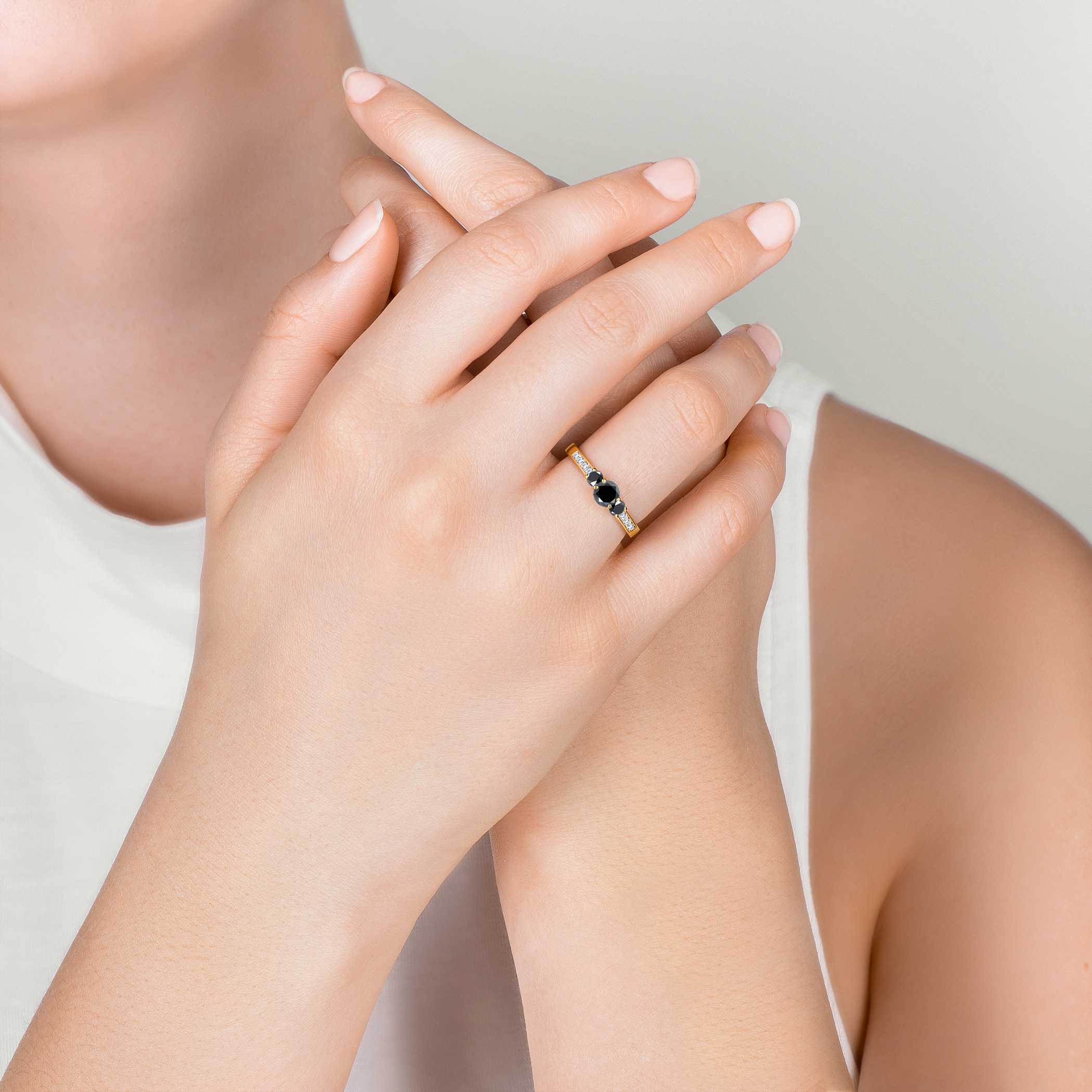 Pierścionek zaręczynowy Dream: złoty, czarny diament 0,30 ct