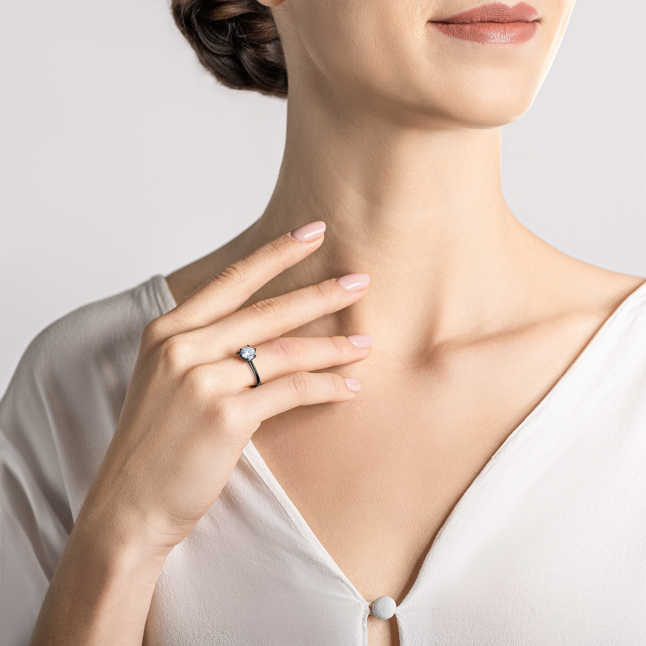 Pierścionek zaręczynowy The Journey: czarne złoto, diament