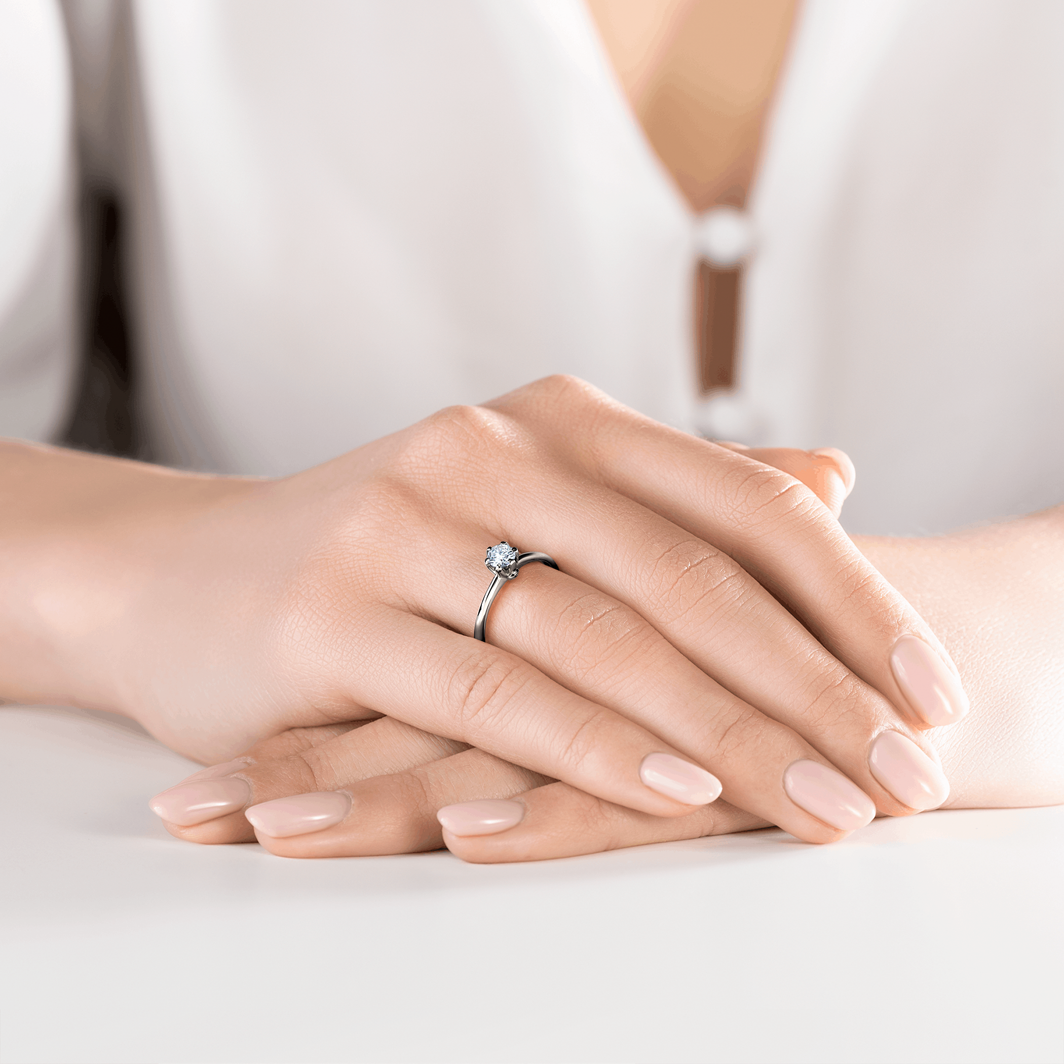 Pierścionek zaręczynowy The Journey: czarne złoto, diament