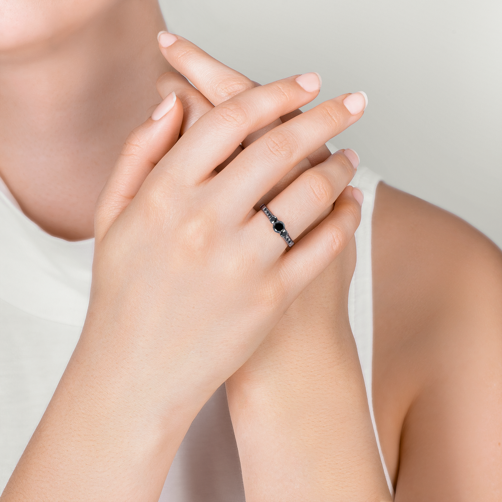 Pierścionek zaręczynowy Dream: czarne złoto, czarny diament