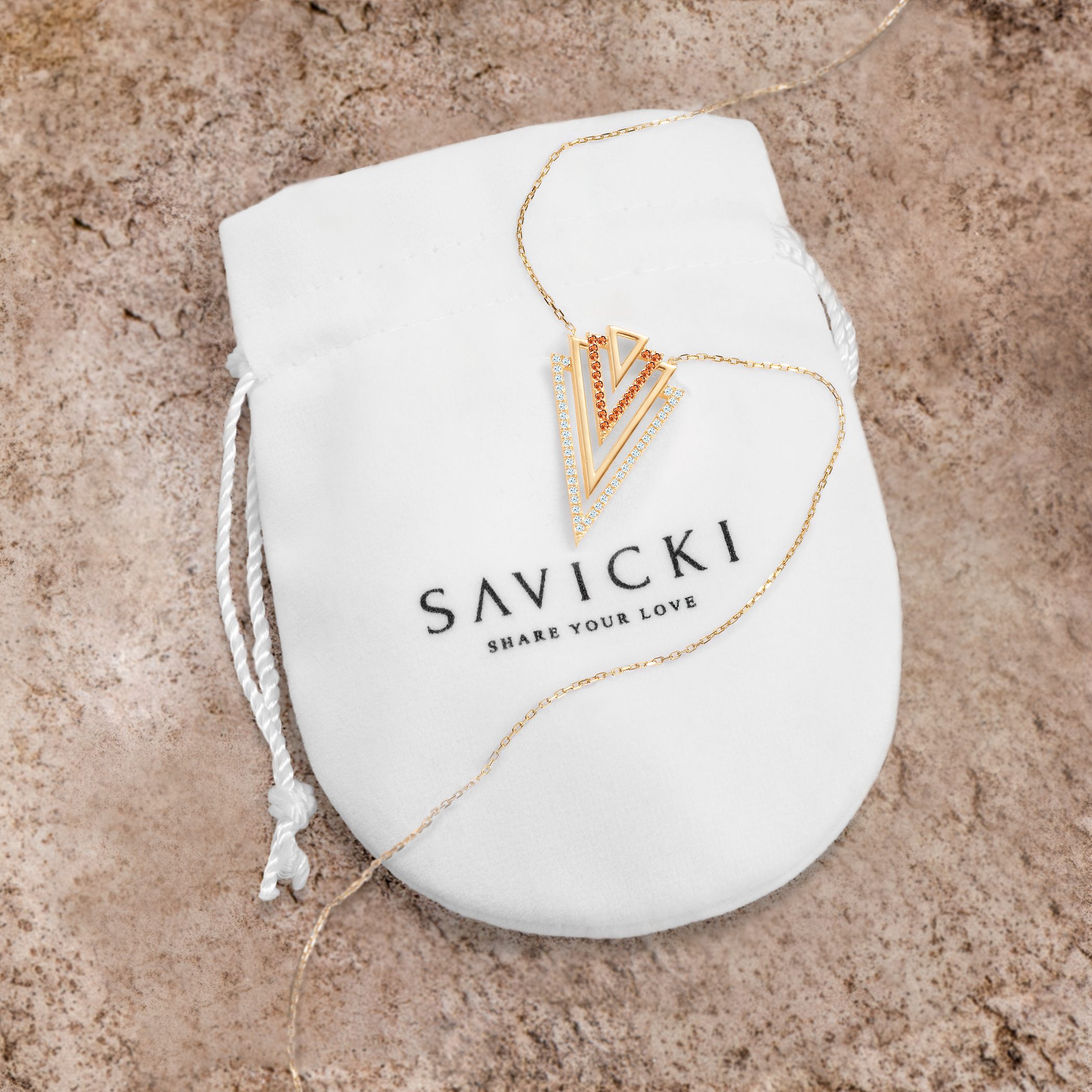 Naszyjnik trójkąty Savicki: złoty, diamenty, pomarańczowe szafiry