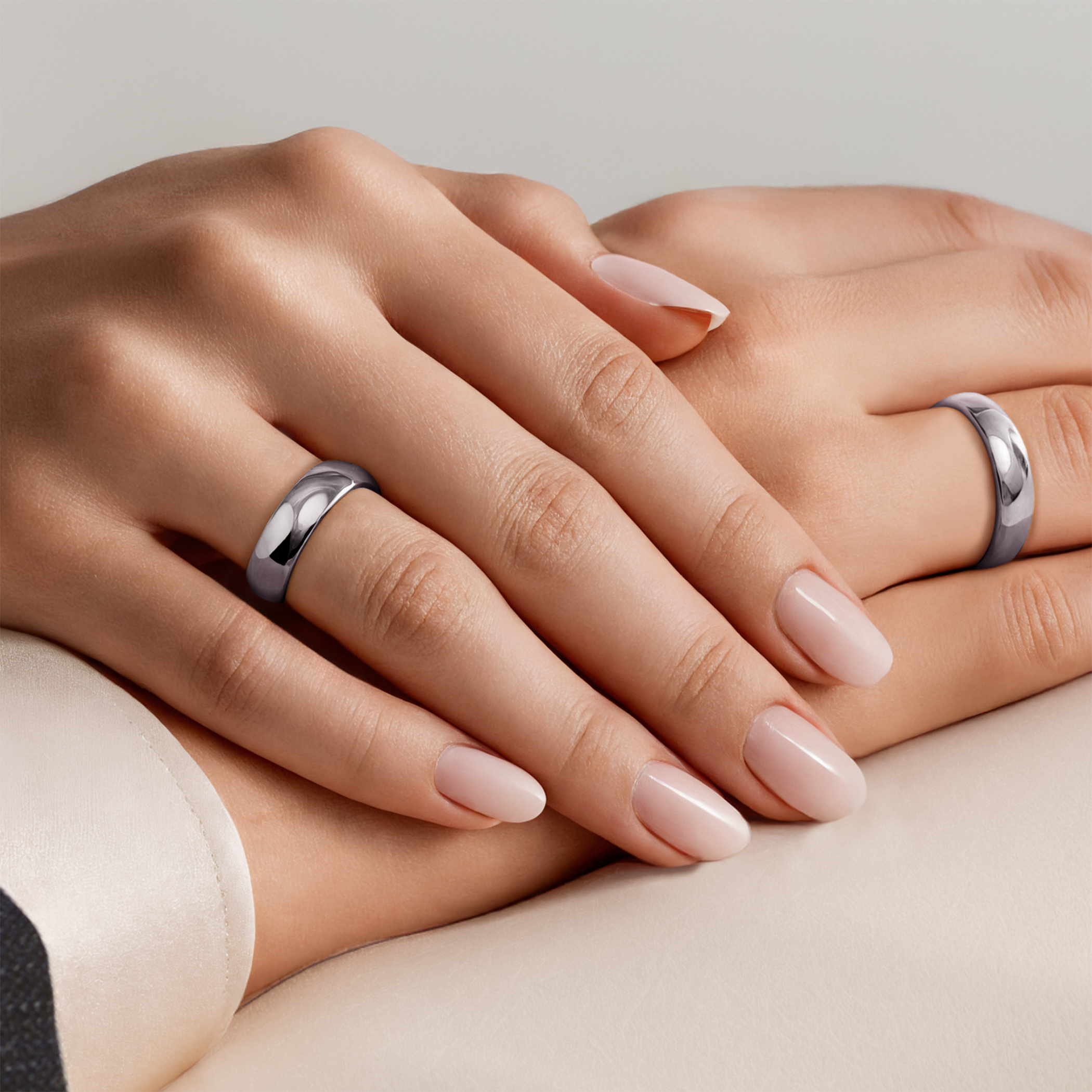 Obrączki ślubne: białe złoto, półokrągłe, 5 mm