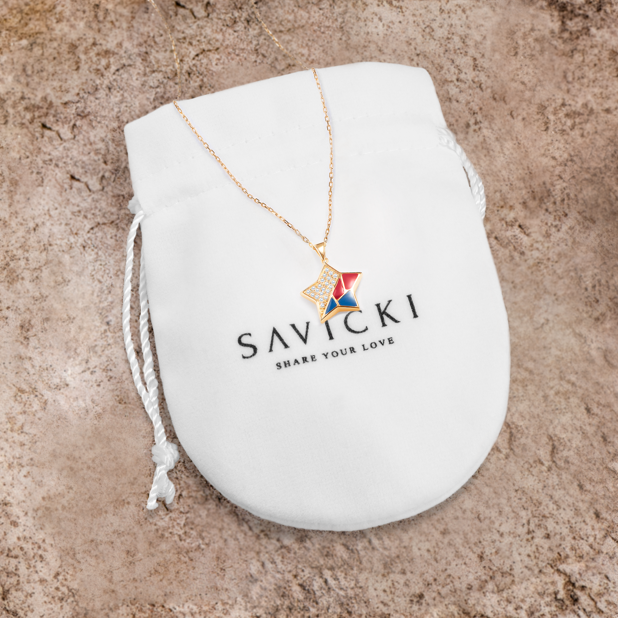 Naszyjnik gwiazda Savicki: złoty, diamenty