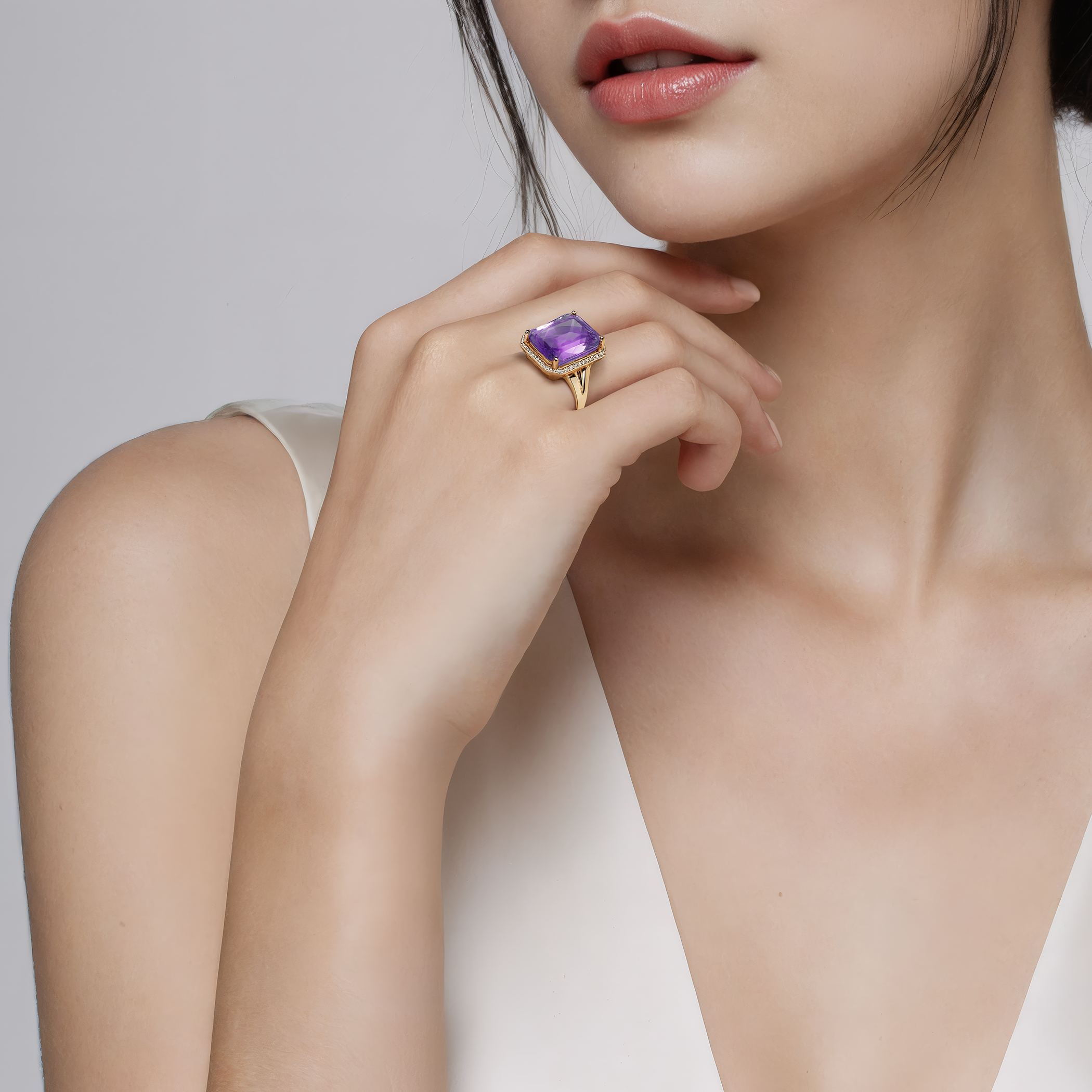Goldring Savicki: zweifarbiges Gold, Amethyst, Diamanten