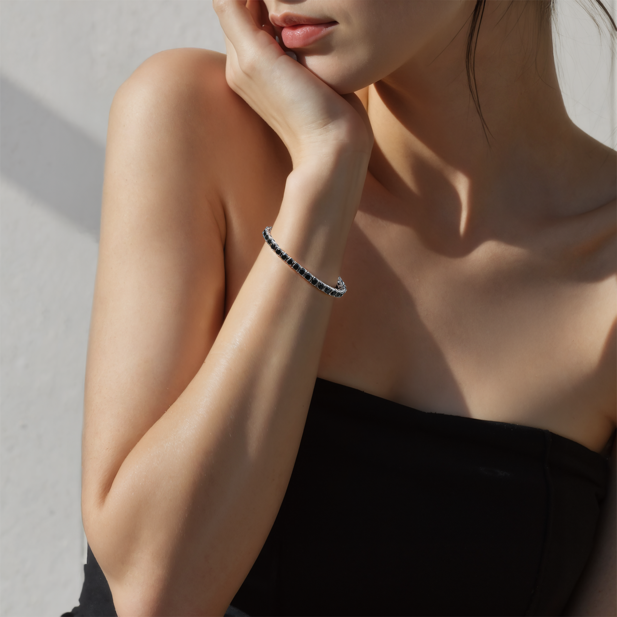 Tennisarmband Luminy 4,1 mm: silbern, schwarze Moissanite