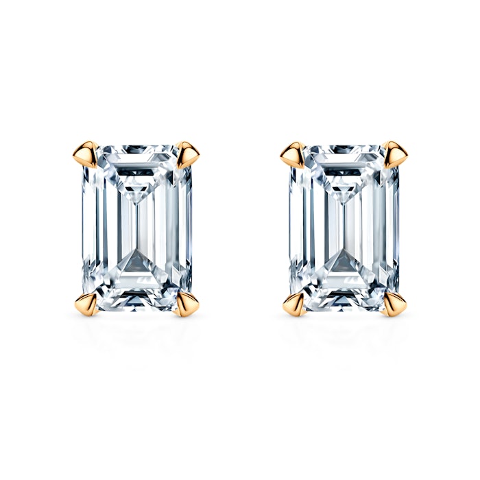 Kolczyki Share Your Love: złote, diamenty laboratoryjne w szlifie szmaragdowym