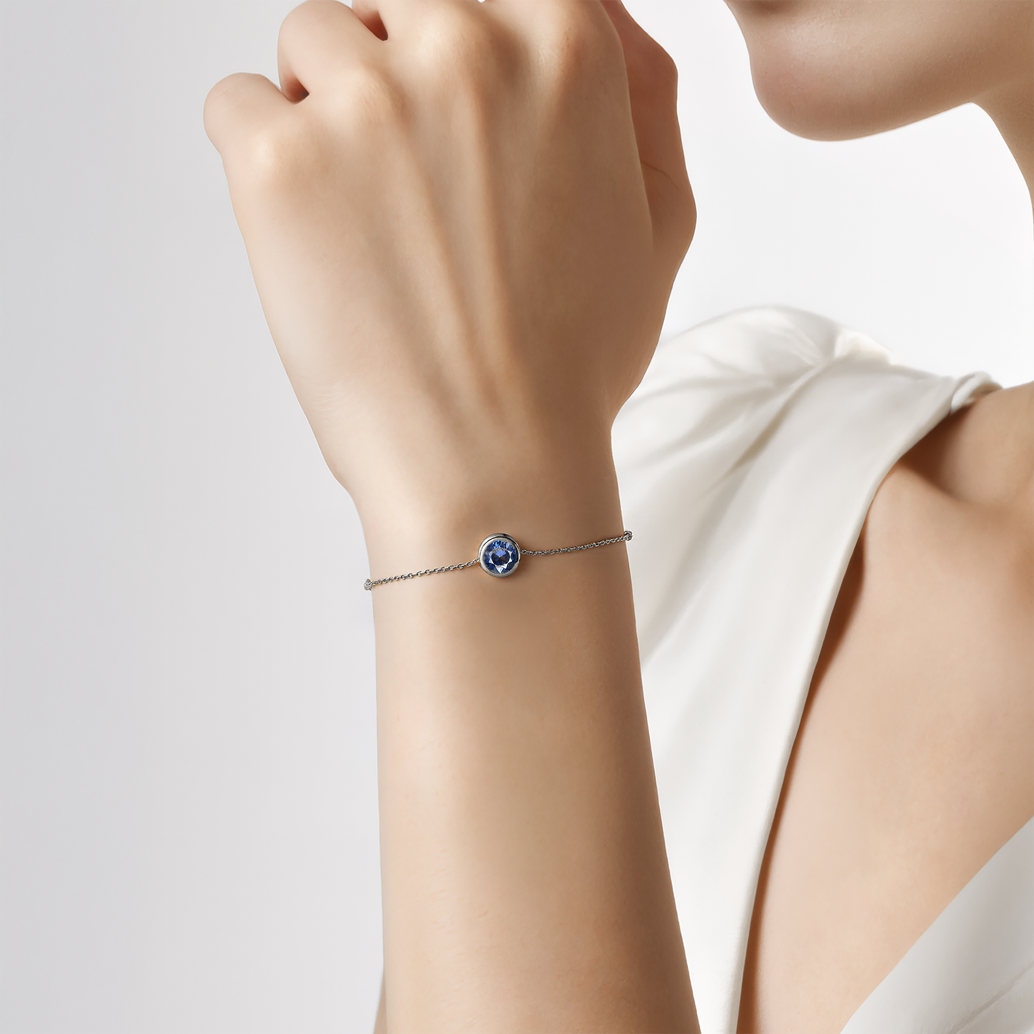 Bransoletka The Journey: białe złoto, niebieski diament laboratoryjny