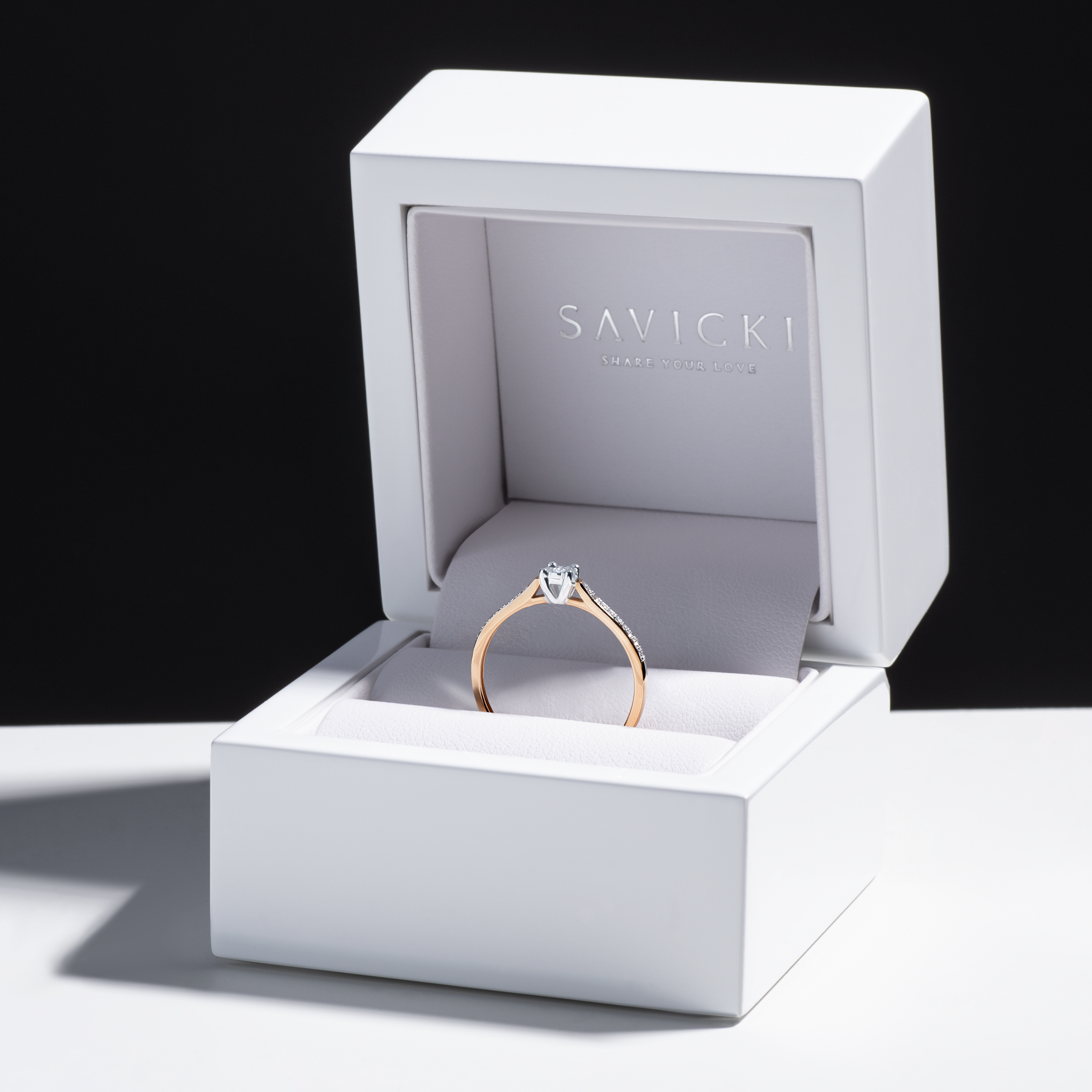 Pierścionek zaręczynowy SAVICKI: dwukolorowe złoto, diament