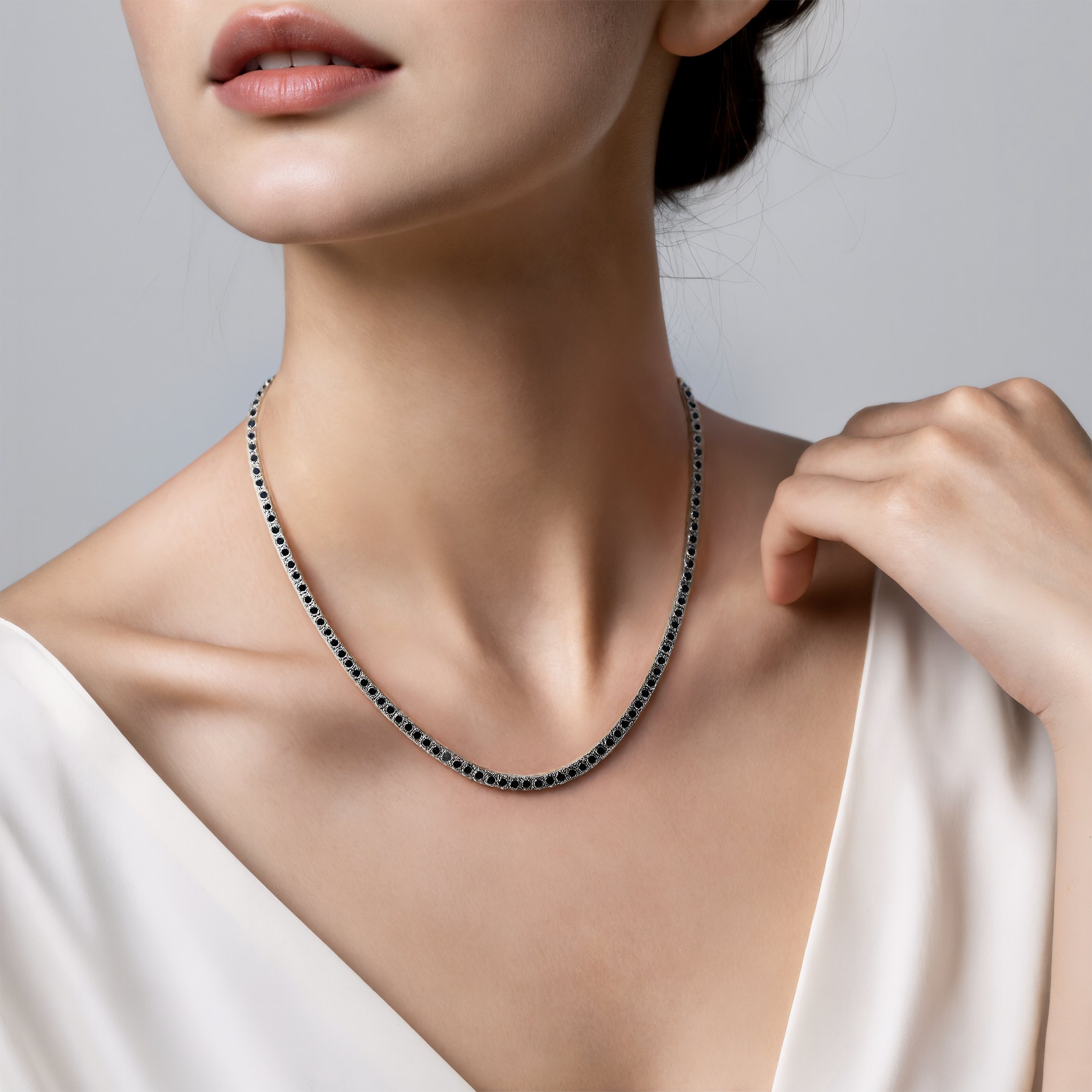 Naszyjnik tenisowy Luminy 3,0mm: białe złoto, czarne diamenty