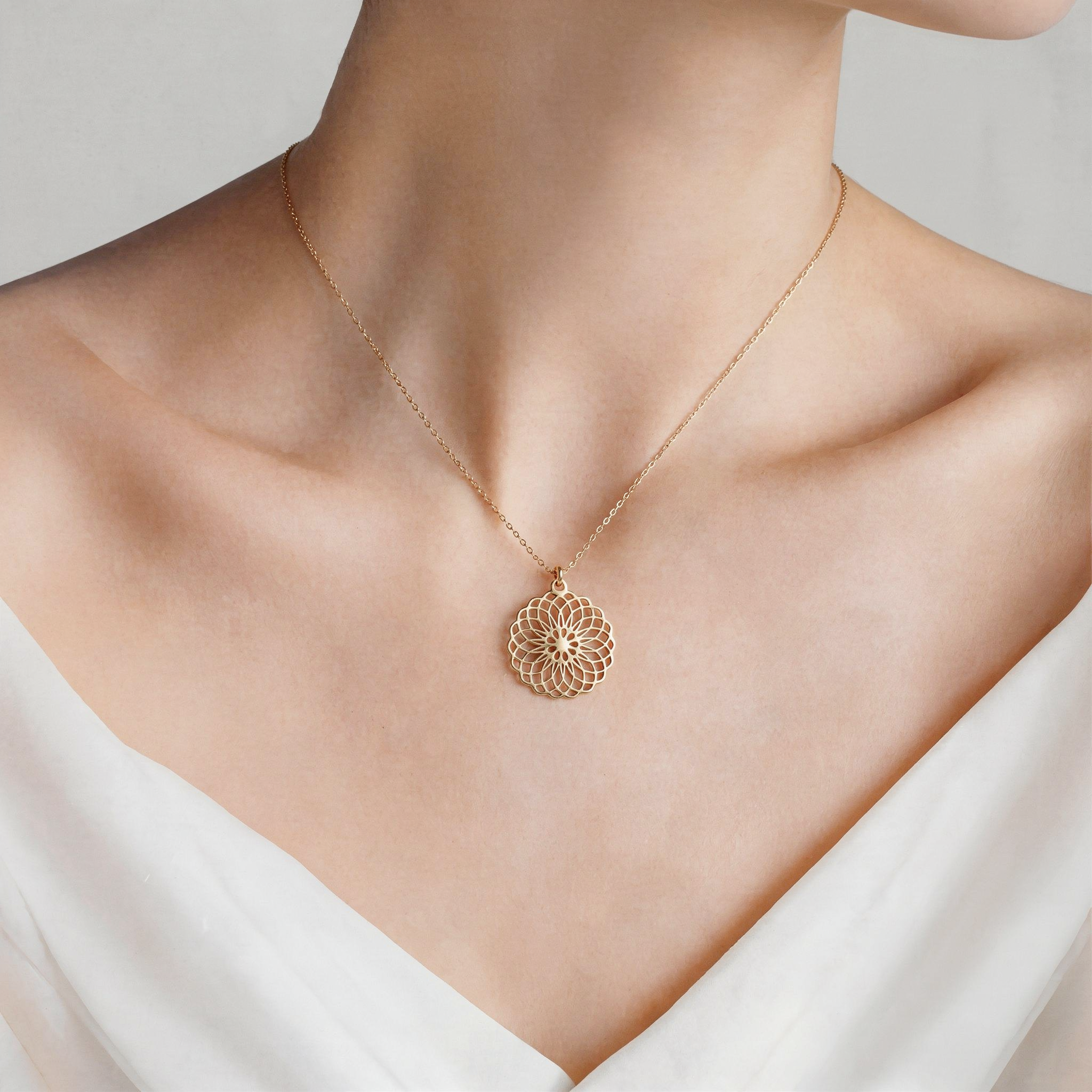 Naszyjnik mandala Savicki: złoty 585