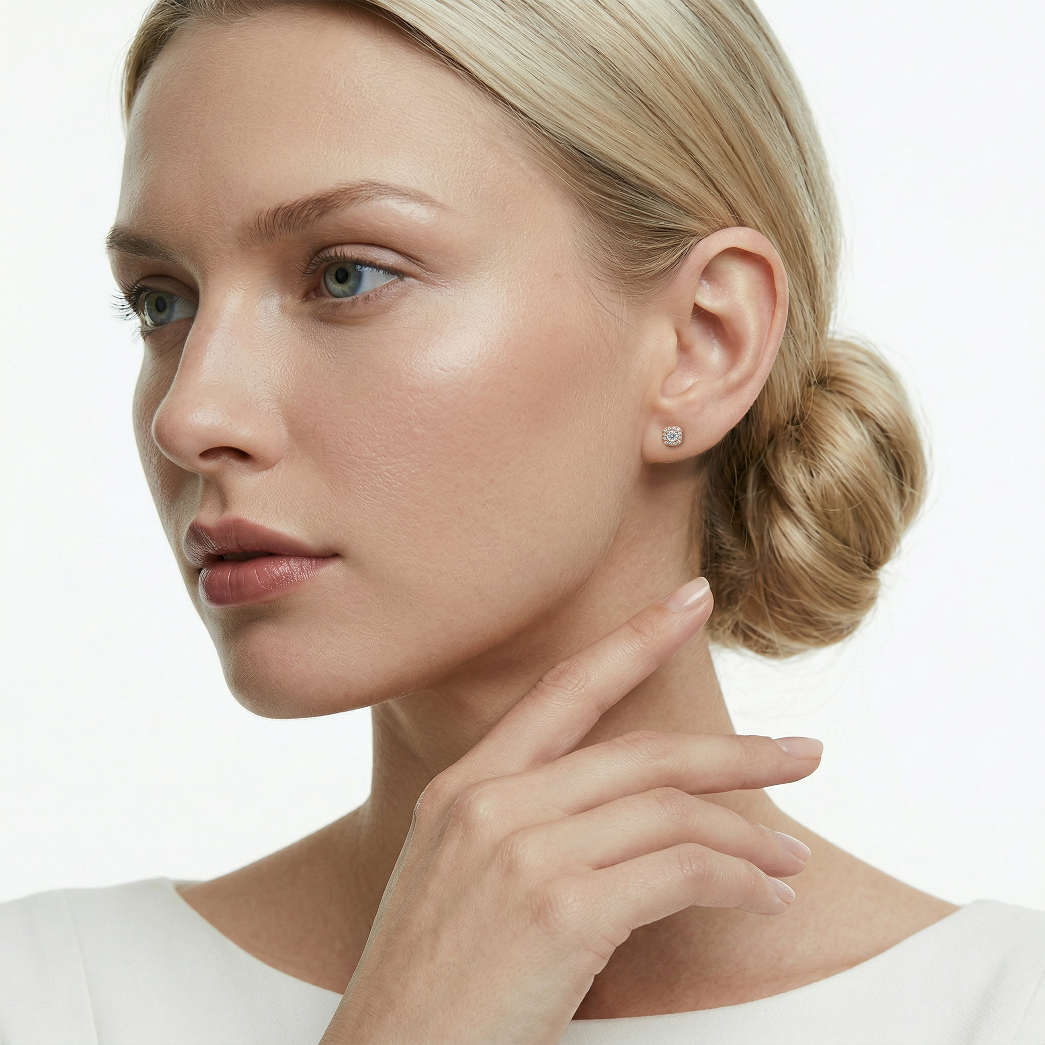 Kolczyki Savicki: złote z centralnie umieszczoną cyrkonią w oprawie mniejszych - 4