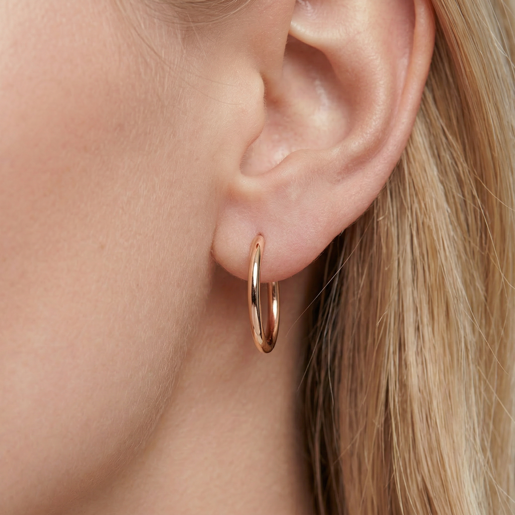 Lekkie Kolczyki koła Savicki: diamentowane złote (585) 2,5cm - 6