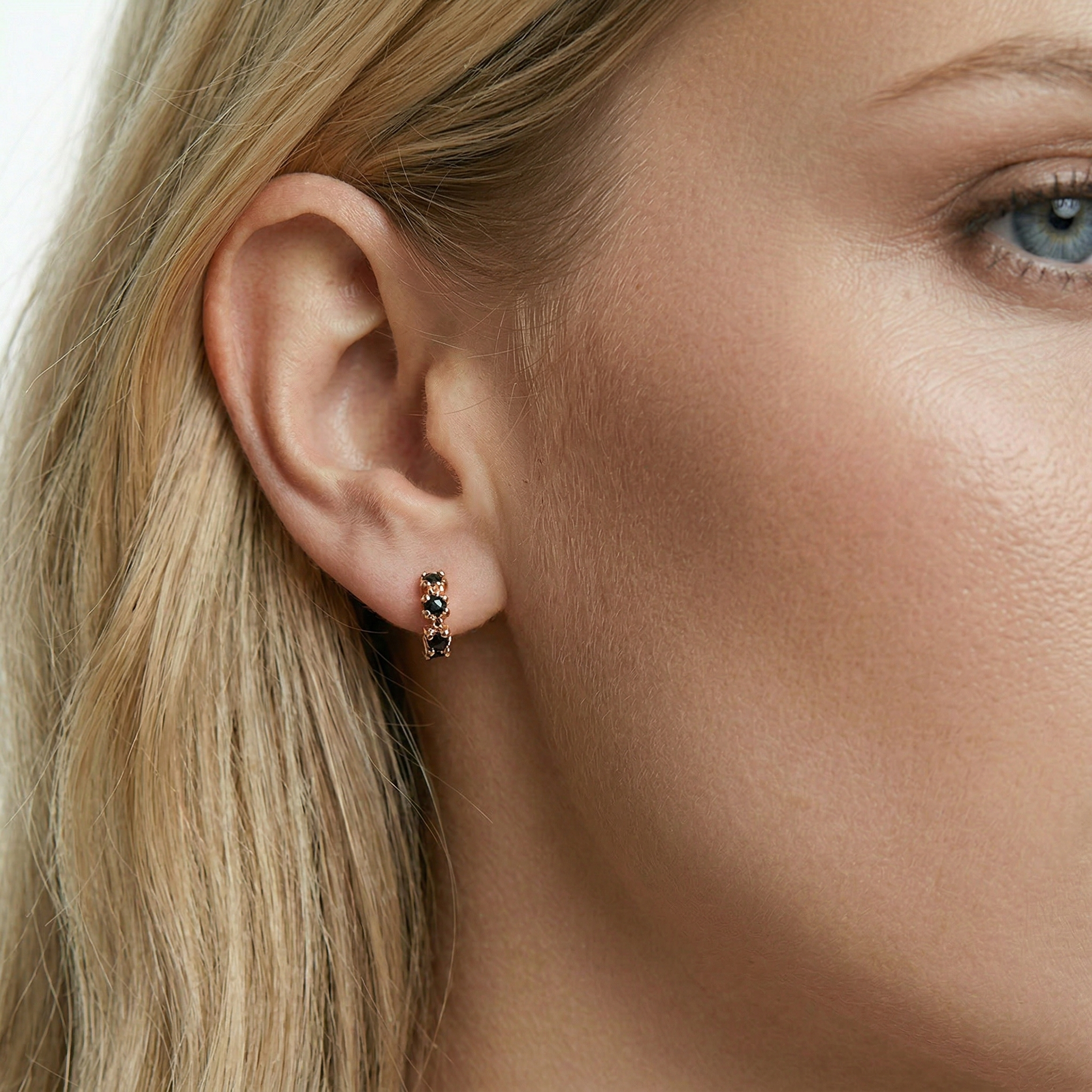 Kolczyki Savicki: złote (585) kwiatki z czarnymi cyrkoniami - 7