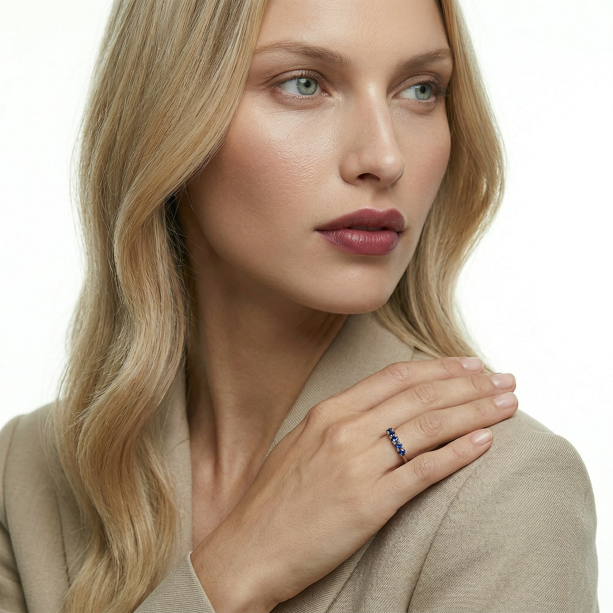 Pierścionek z żółtego złota z niebieskimi szafirami 5x0,15ct - 5