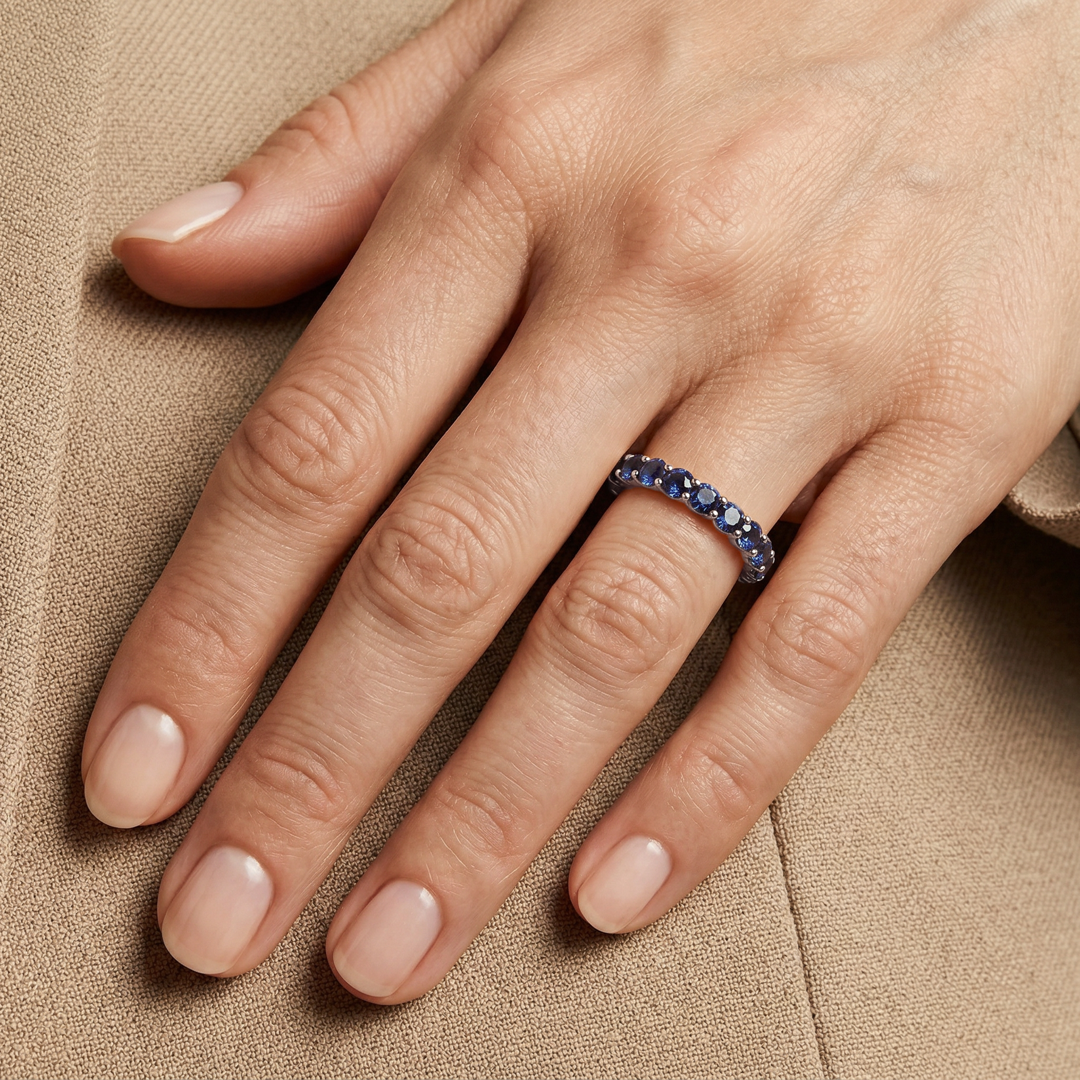 Pierścionek z białego złota z niebieskimi szafirami 11x0,15ct - 6