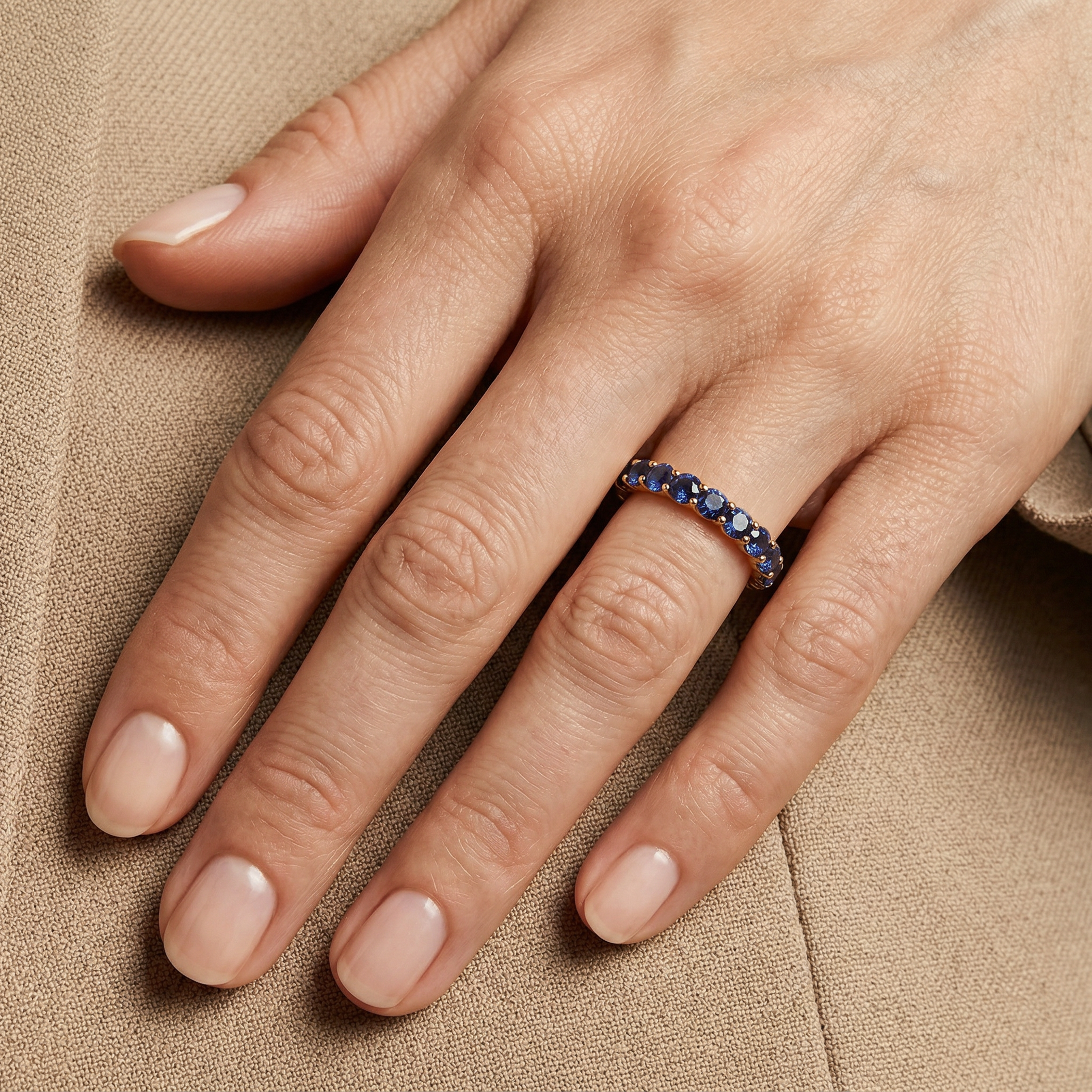 Pierścionek z żółtego złota z niebieskimi szafirami 11x0,15ct - 6