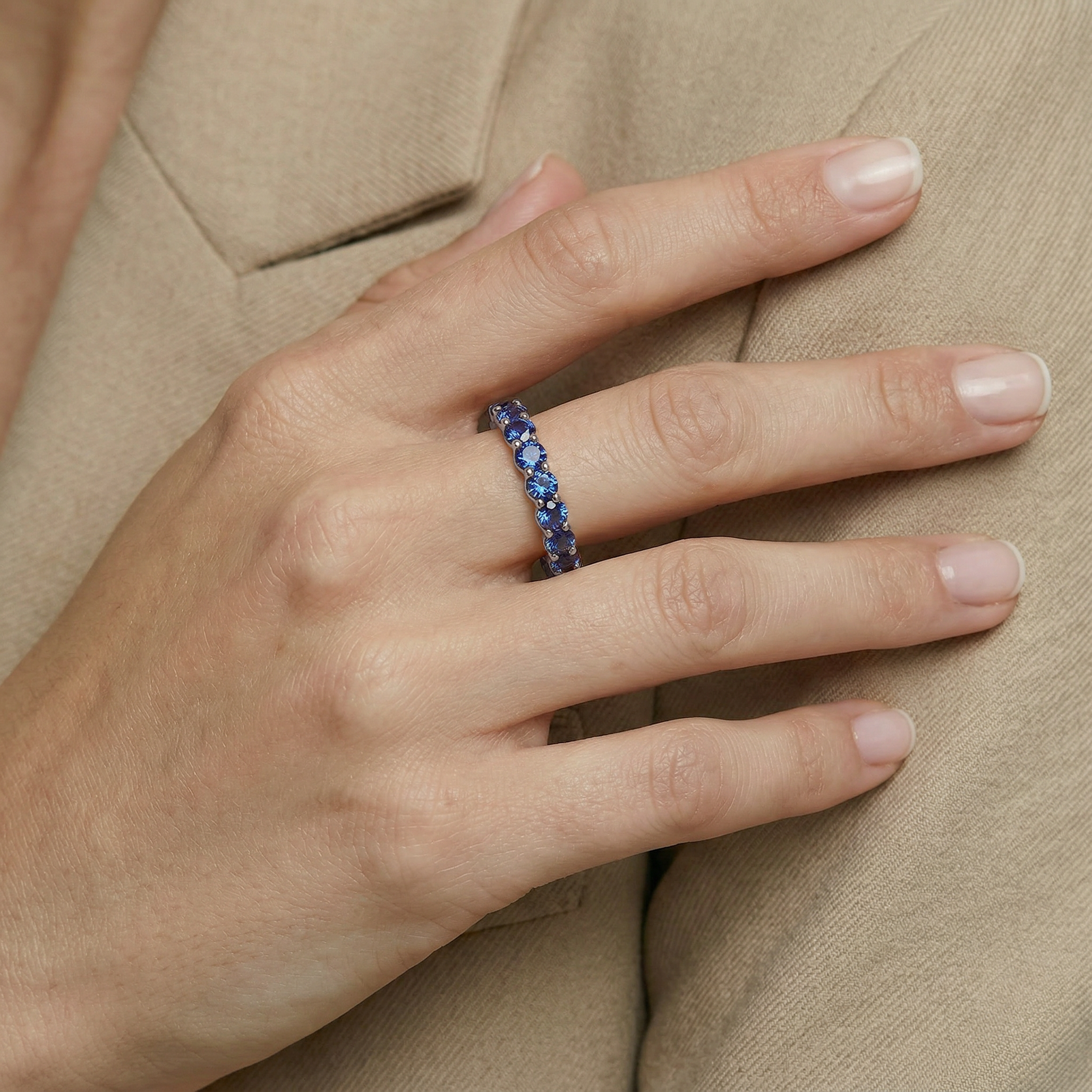 Pierścionek z białego złota z niebieskimi szafirami 21x0,15ct - 6