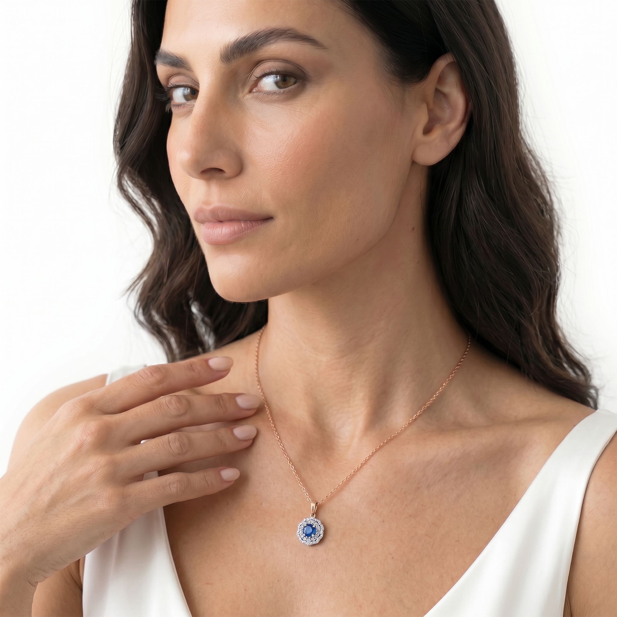 Rosavine pendant: two-tone gold, blue sapphires, diamonds - 6
