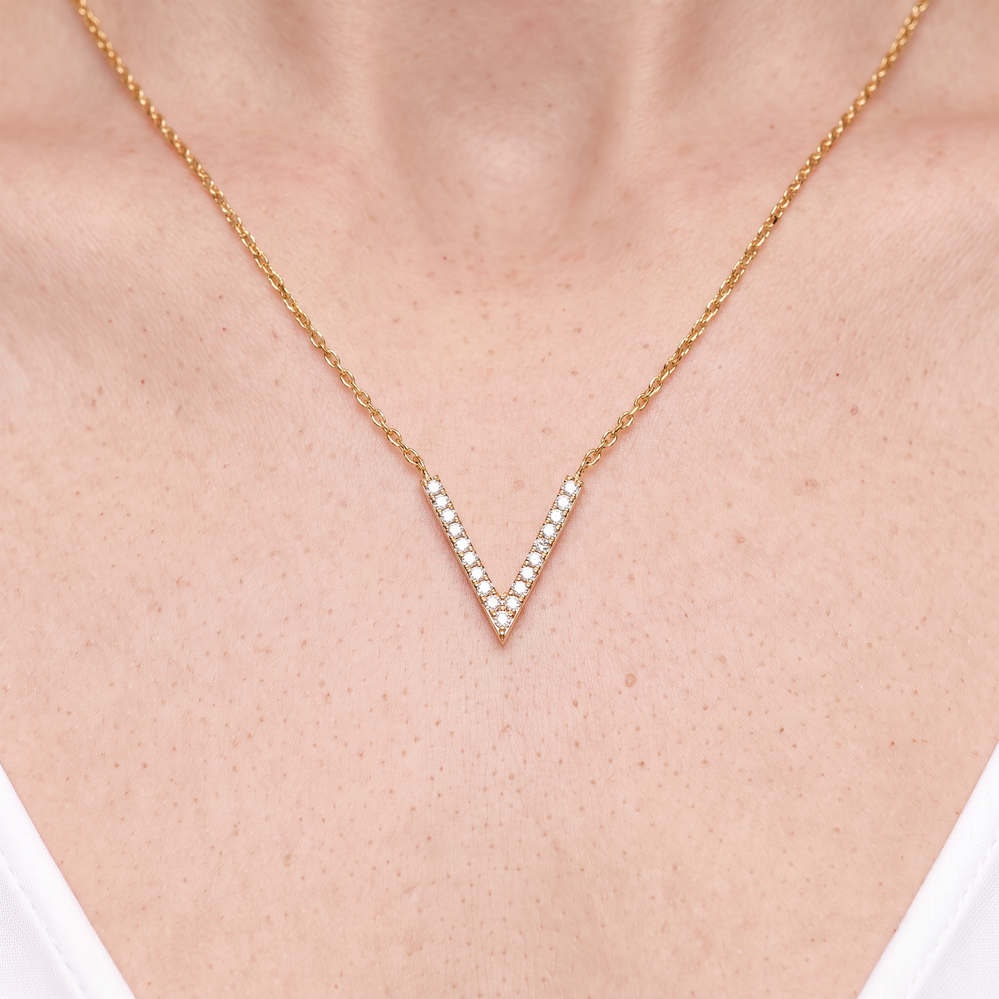 Halskette Buchstabe V mit weißen Diamanten 0,07 ct 585er Roségold 42 cm - 5