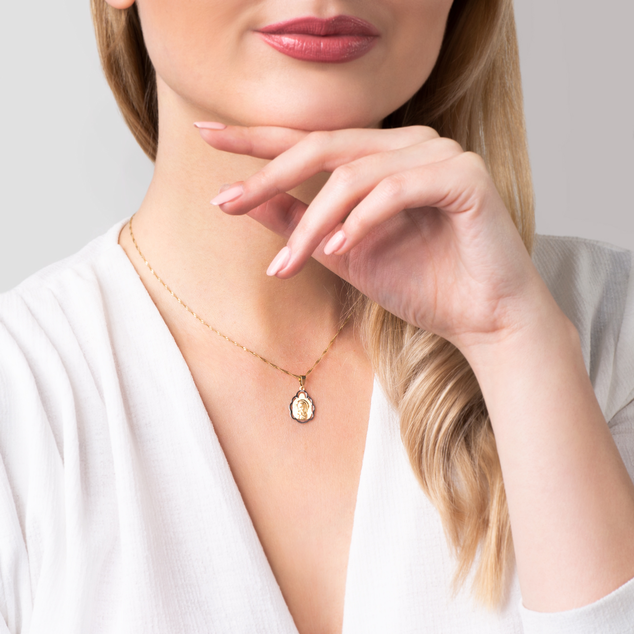 Medalik Savicki: dwukolorowe złoto