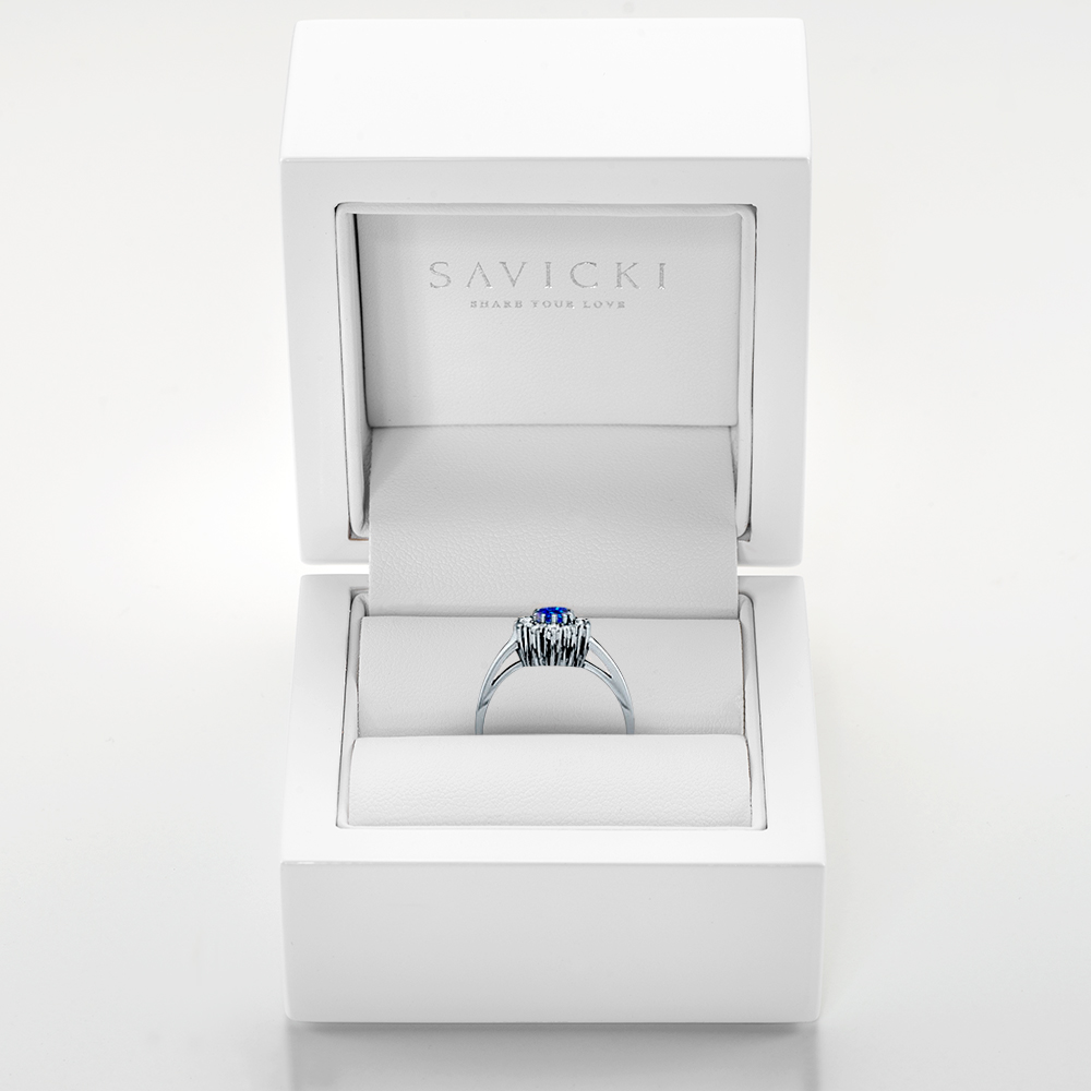 Pierścionek Heart of the Ocean: białe złoto, niebieski szafir