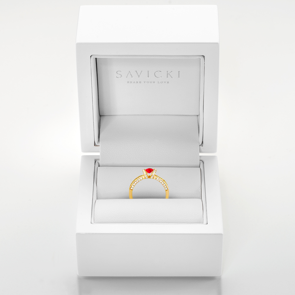 Pierścionek Red Passion: złoty, rubin