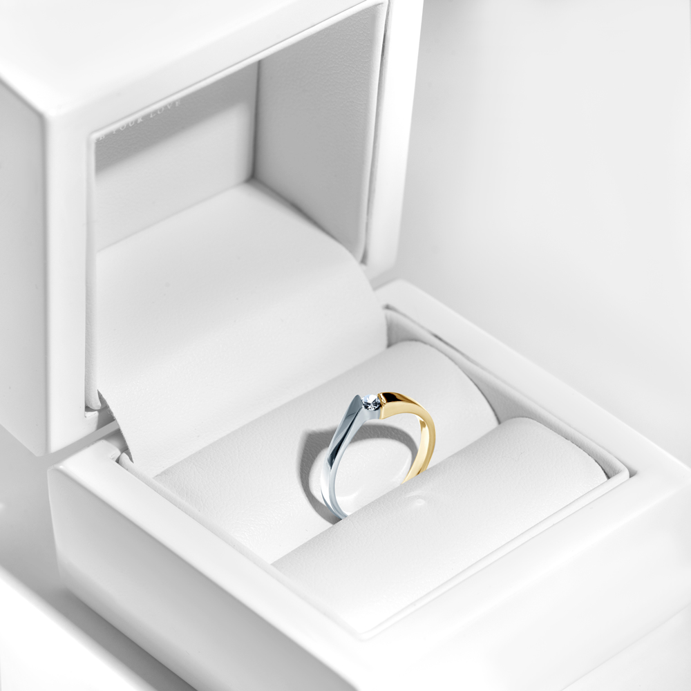 Pierścionek zaręczynowy Minimalism: dwukolorowe złoto, z diamentem