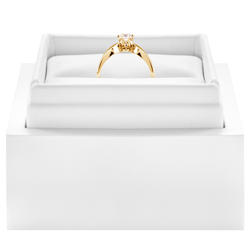 Pierścionek zaręczynowy Triumph of Love: złoty, biały szafir