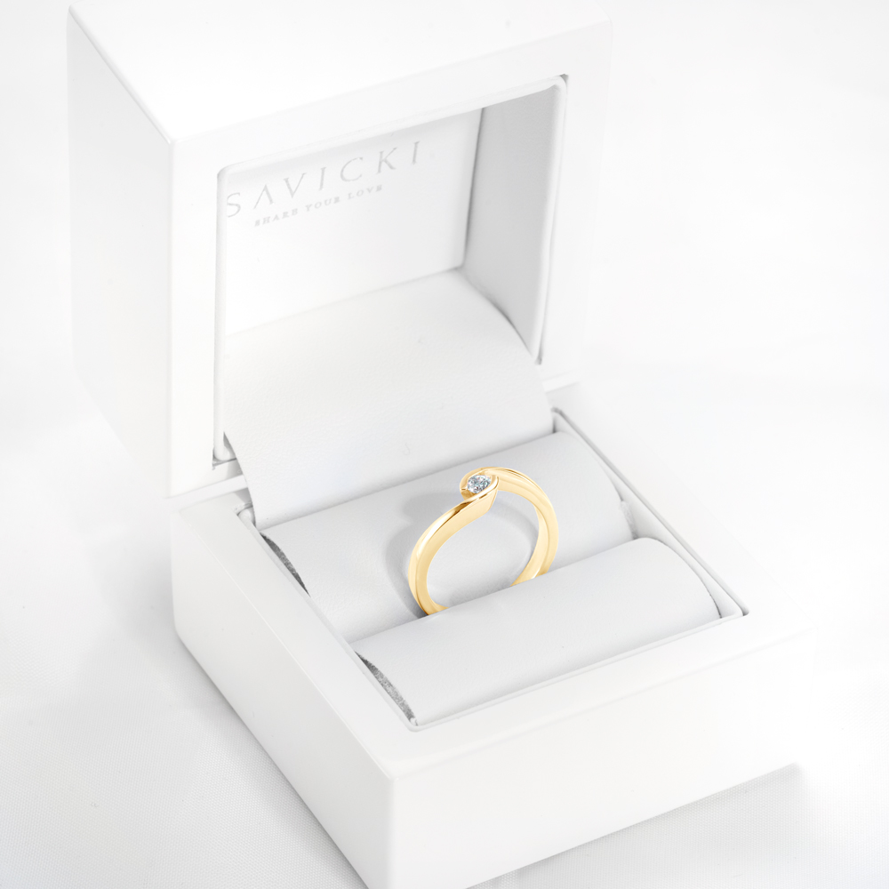 Pierścionek zaręczynowy Classical Inspiration: złoty, diament