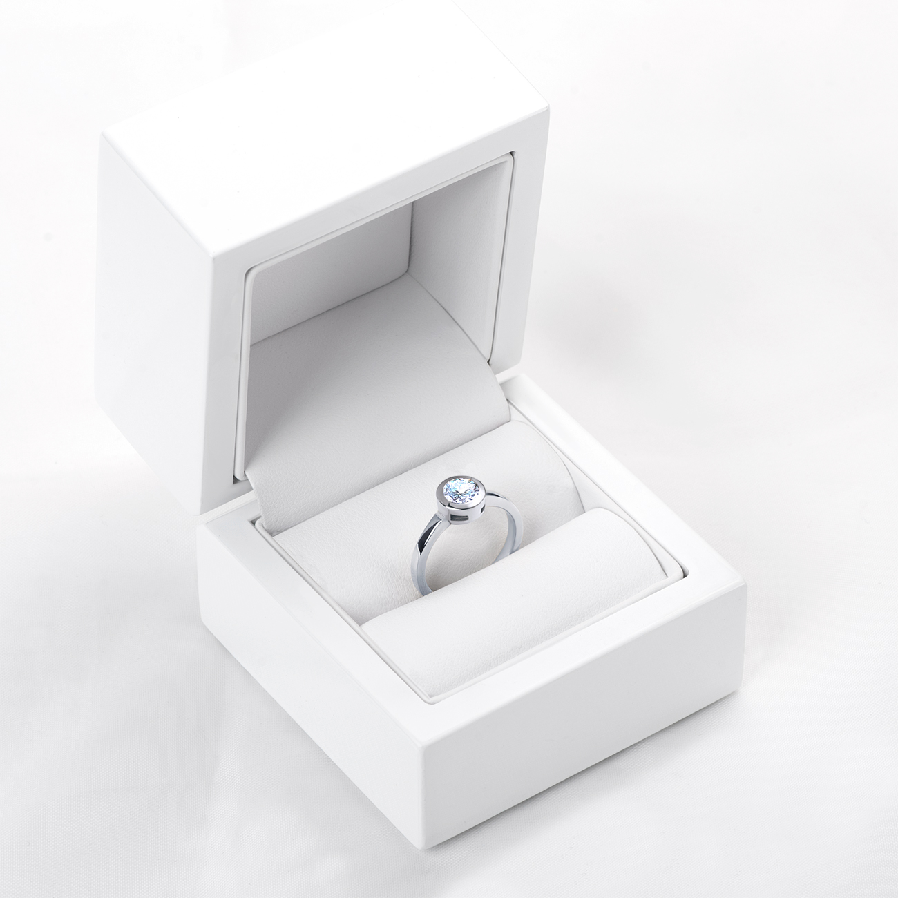 Pierścionek zaręczynowy SAVICKI: platyna, diament