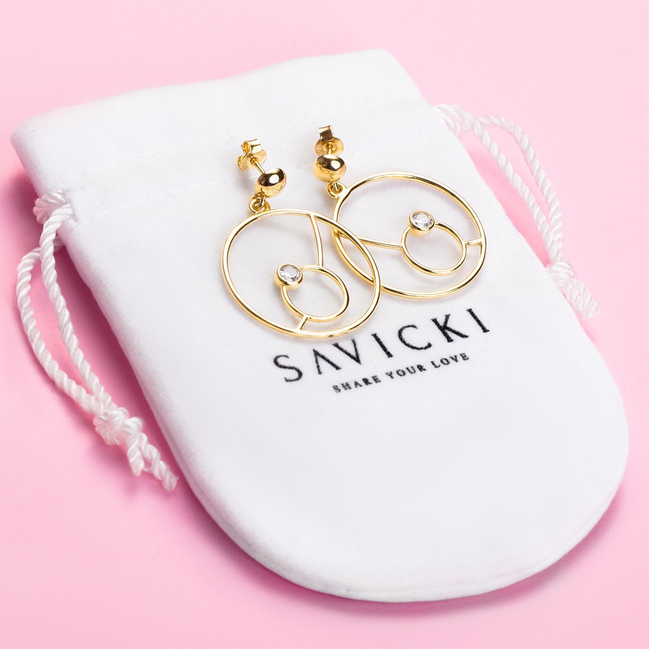 Kolczyki koła Savicki: srebrne pozłacane, cyrkonie