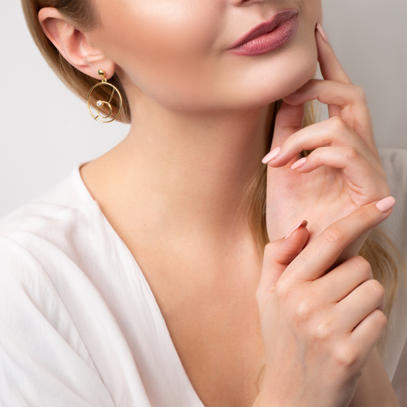 Kolczyki koła Savicki: srebrne pozłacane, cyrkonie