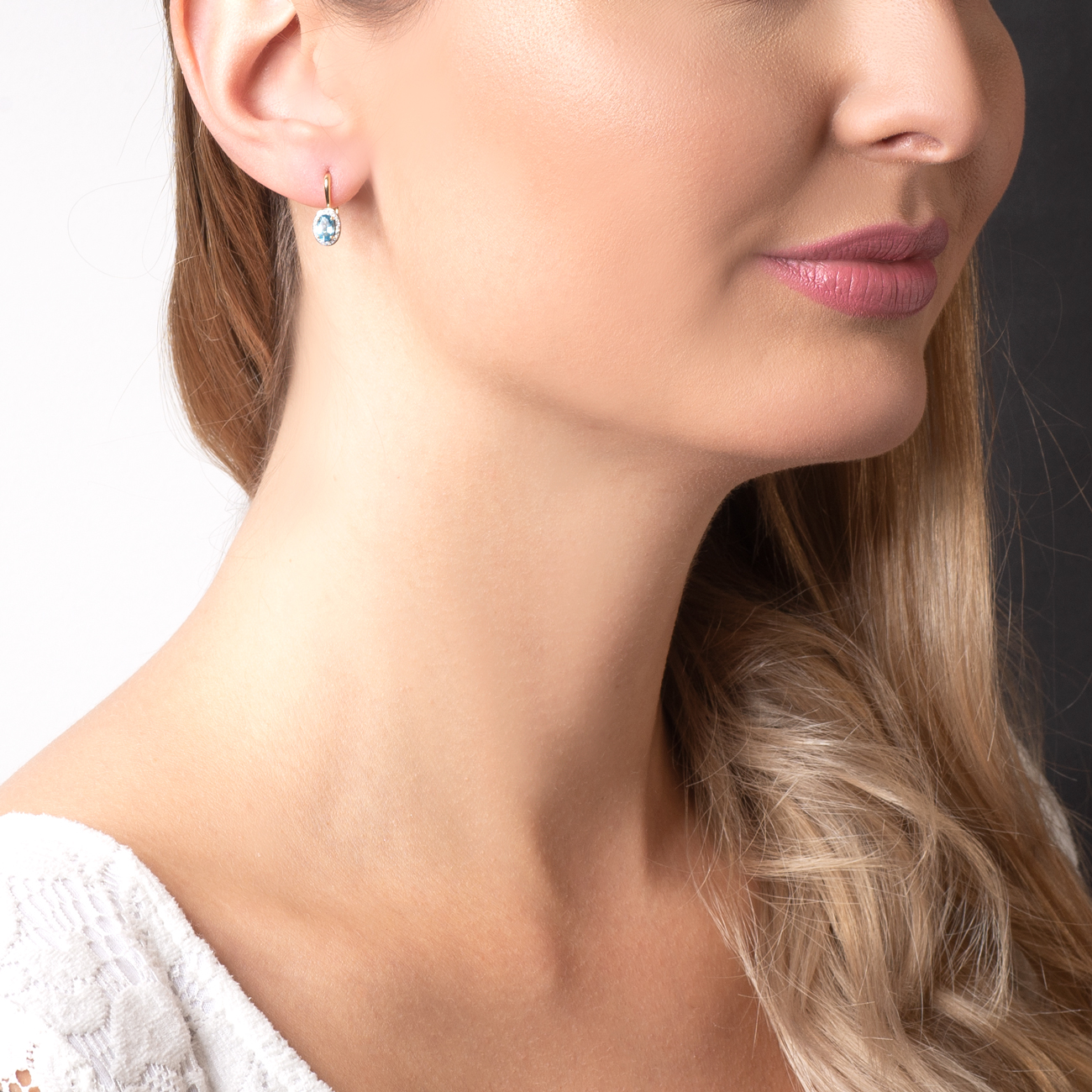 Kolczyki Savicki: złote, diamenty, topazy