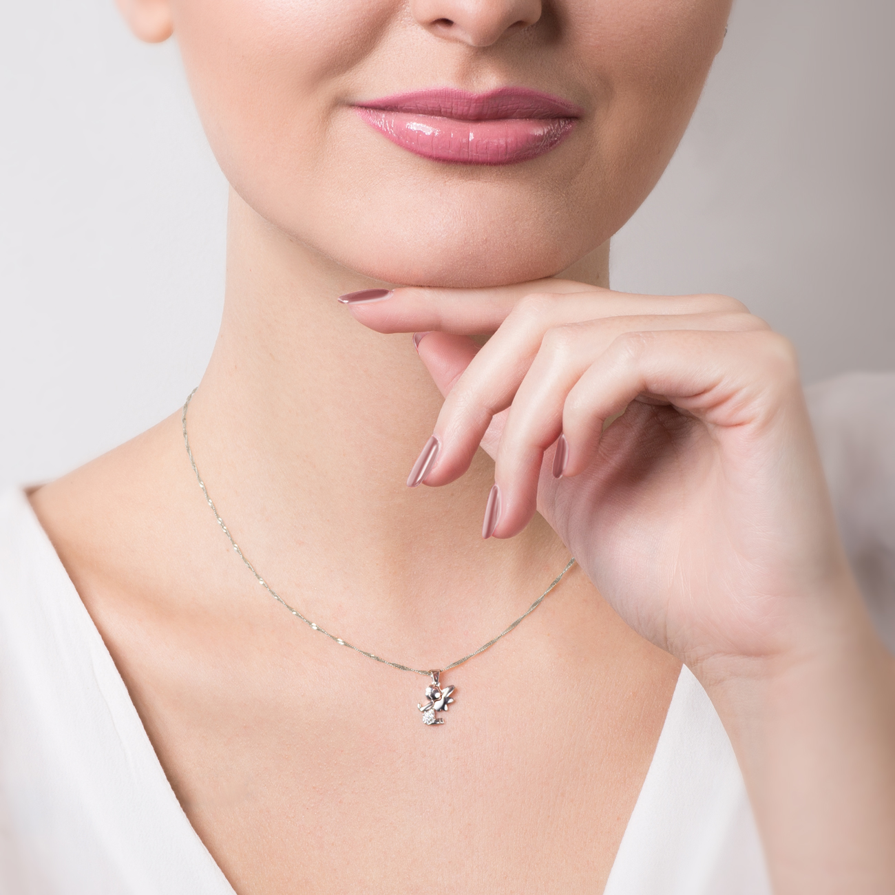 Medalik aniołek Savicki: białe złoto, cyrkonie - 4