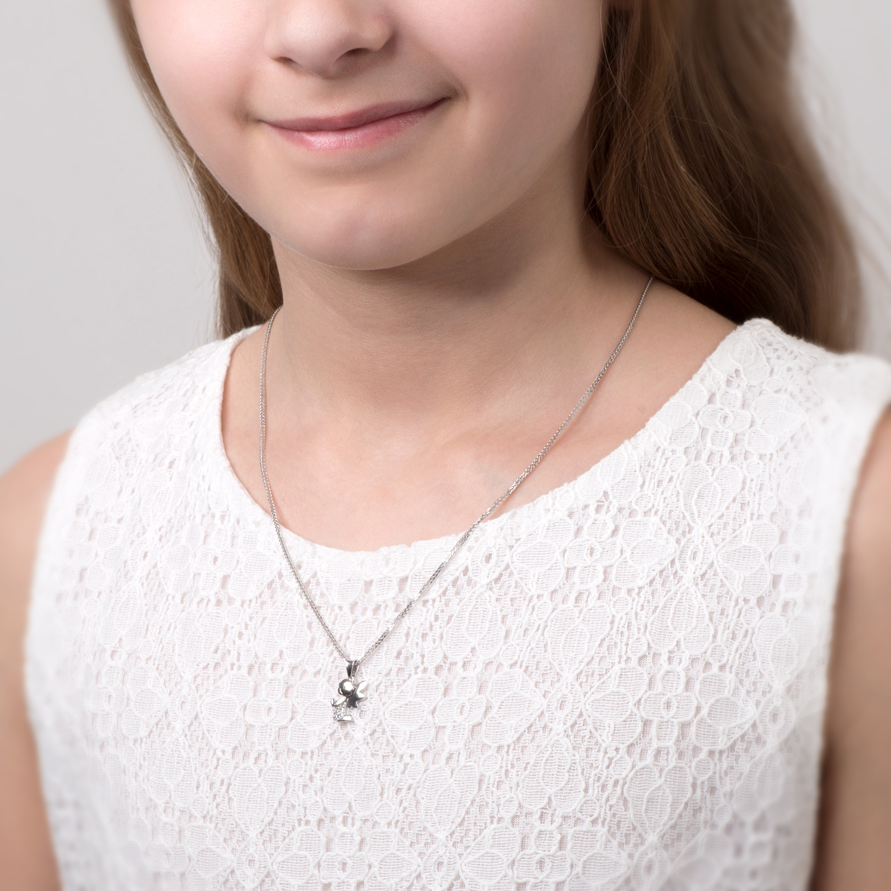 Medalik aniołek Savicki: białe złoto, cyrkonie - 5