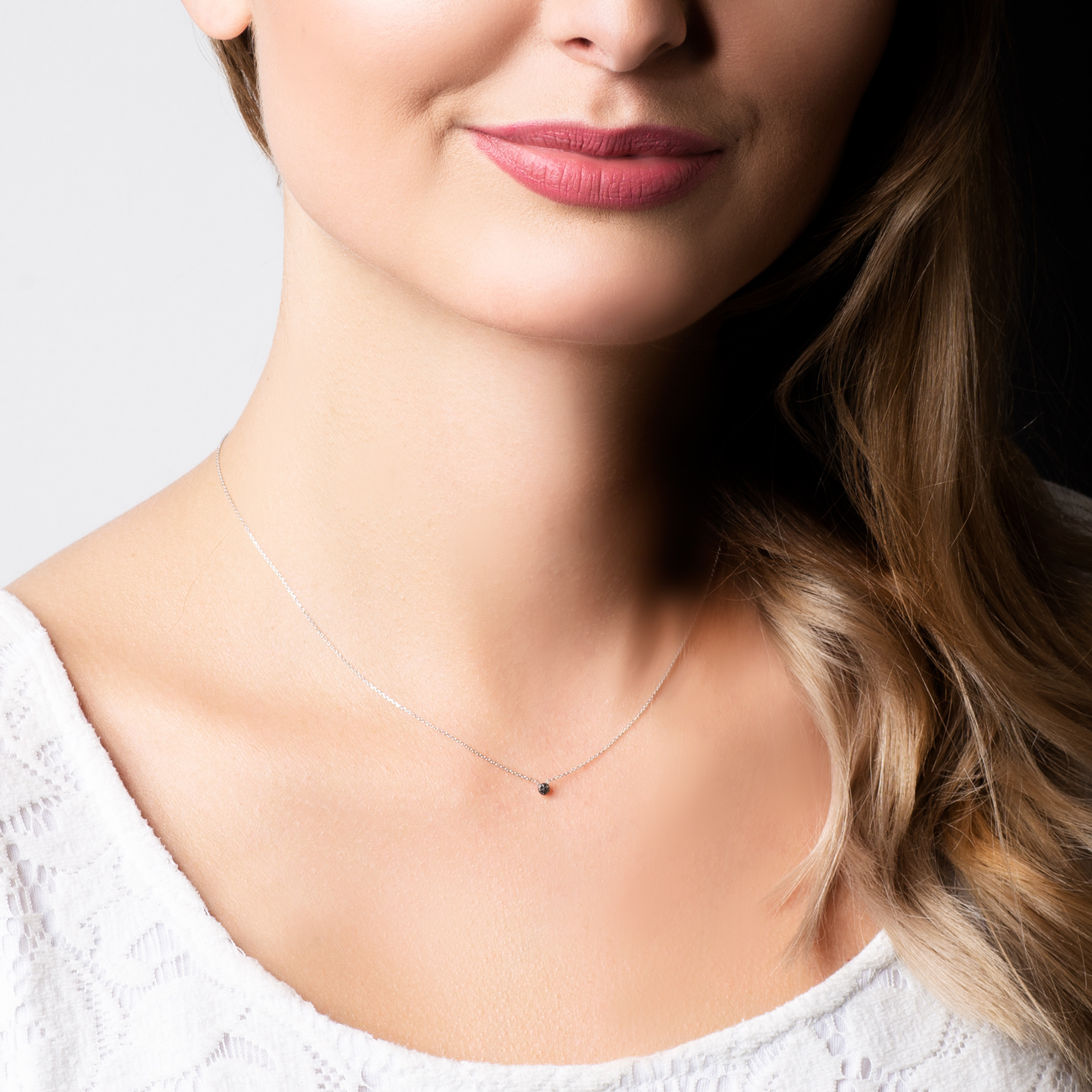 Naszyjnik koło z białego złota 585 z czarnymi diamentami 0.02ct 42 cm - 3