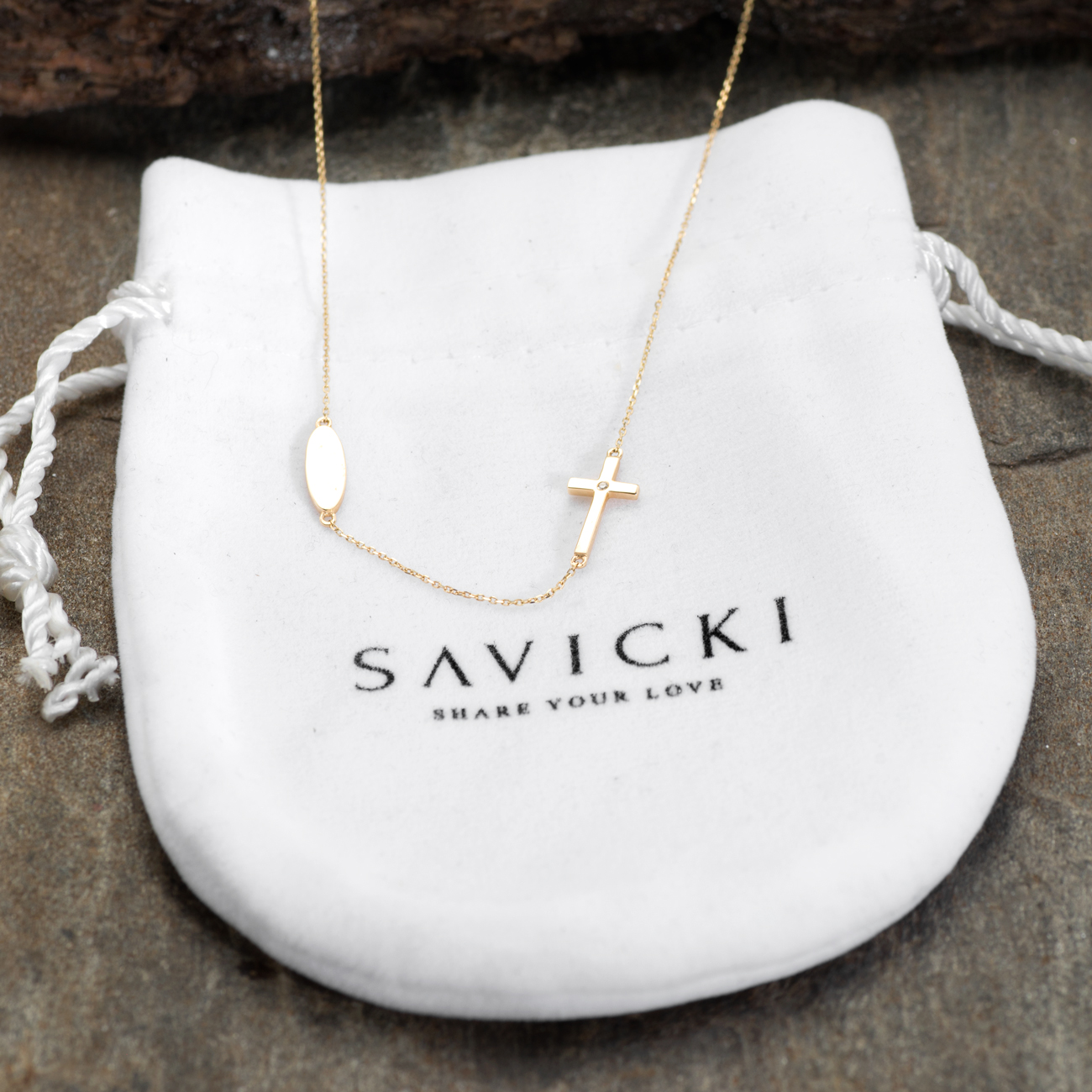 Naszyjnik z krzyżykiem Savicki: złoty, diamenty - 3