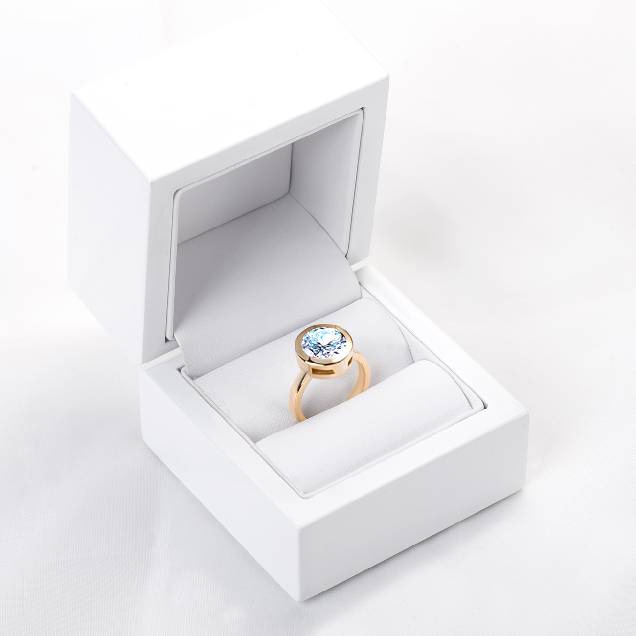 Pierścionek zaręczynowy SAVICKI: złoty, diament