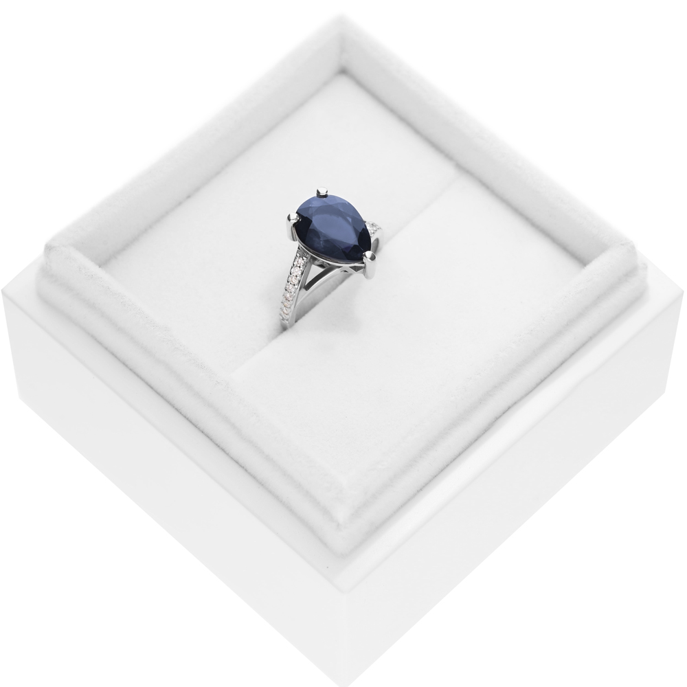 Pierścionek SAVICKI: białe złoto, niebieski szafir