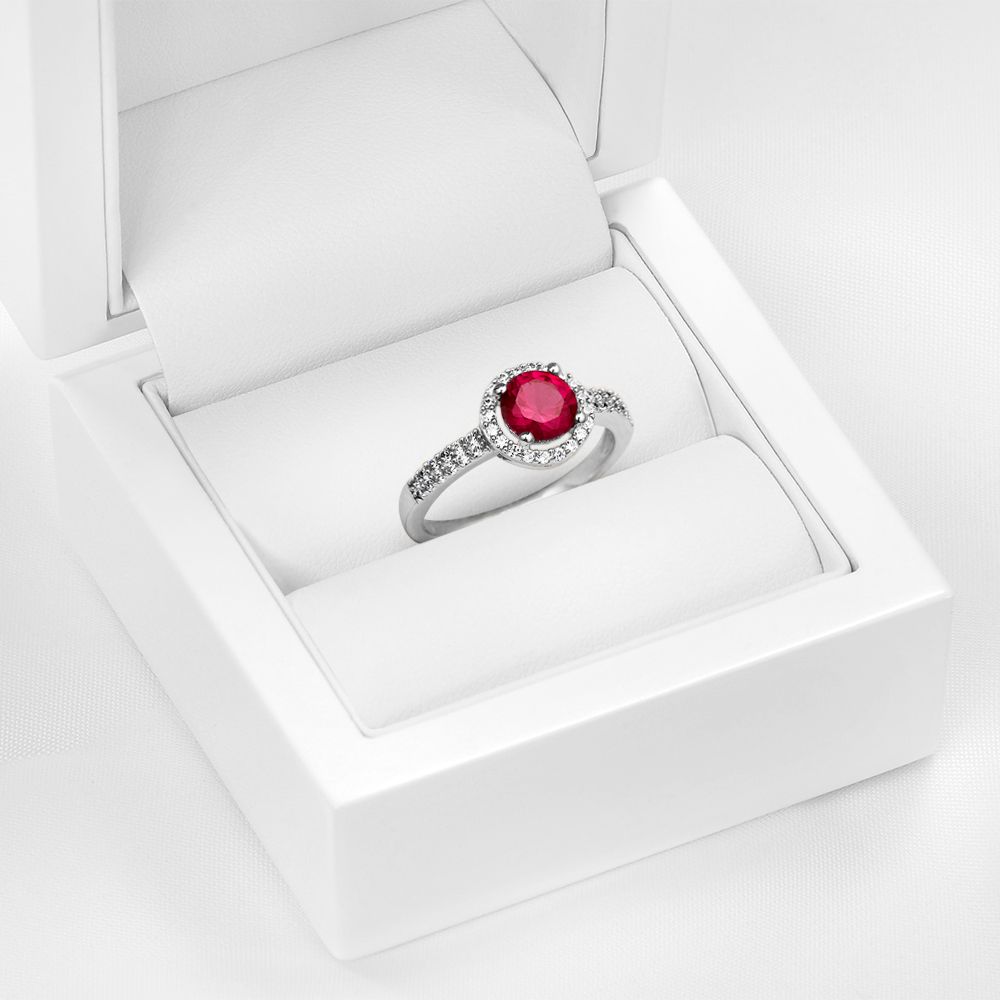 Pierścionek Red Passion: białe złoto, rubin