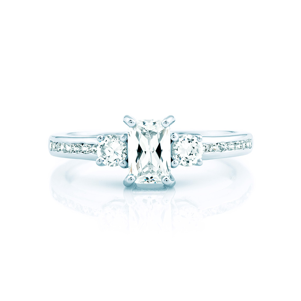 Pierścionek zaręczynowy SAVICKI: białe złoto, diamenty