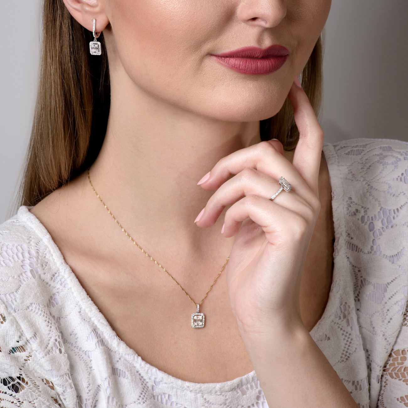 Pierścionek zaręczynowy SAVICKI: białe złoto, diamenty