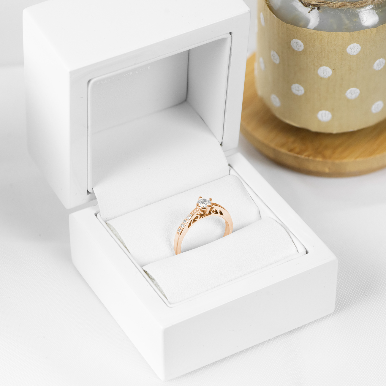 Pierścionek zaręczynowy SAVICKI: złoty, diamenty