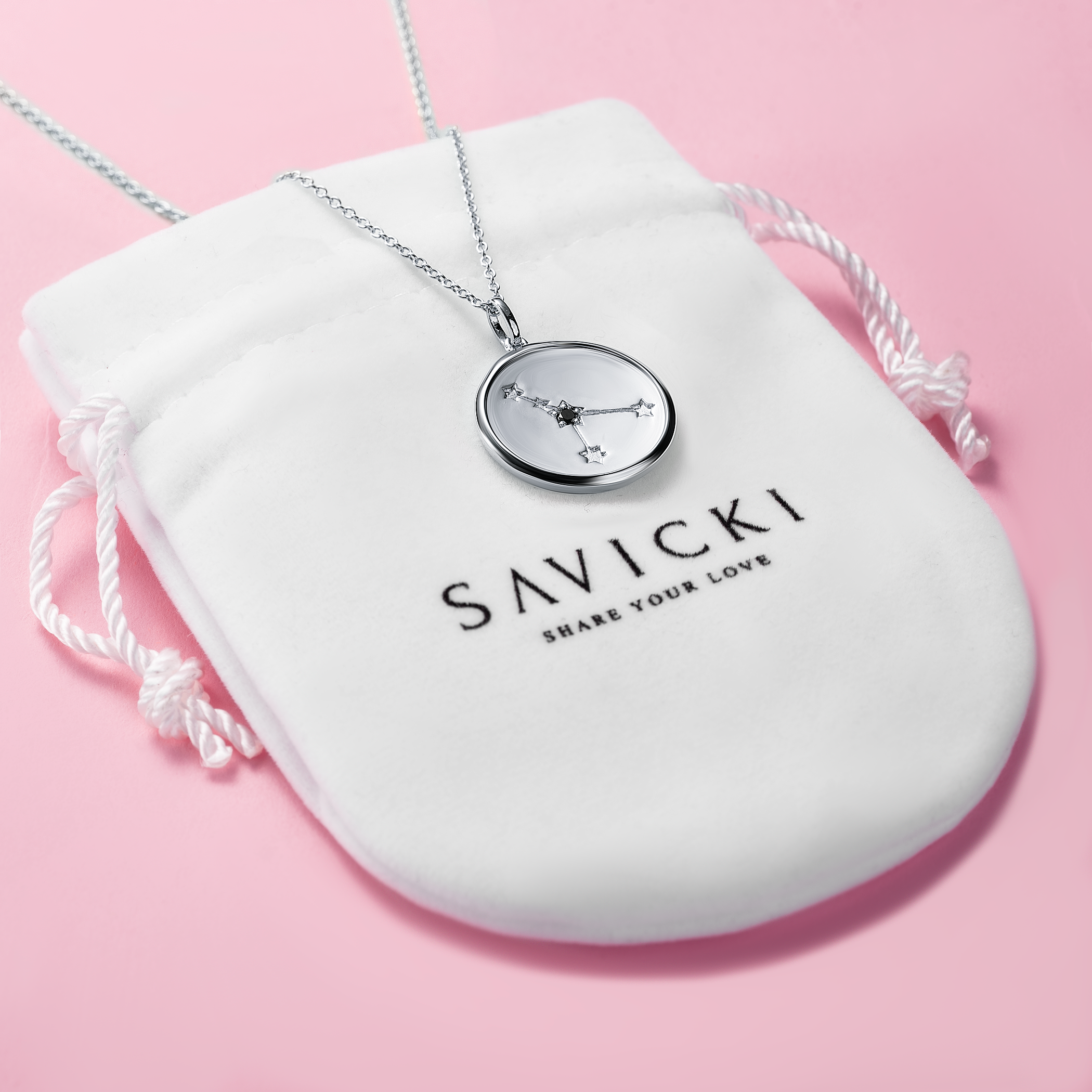 Naszyjnik znak zodiaku rak Savicki: srebrny, czarny diament
