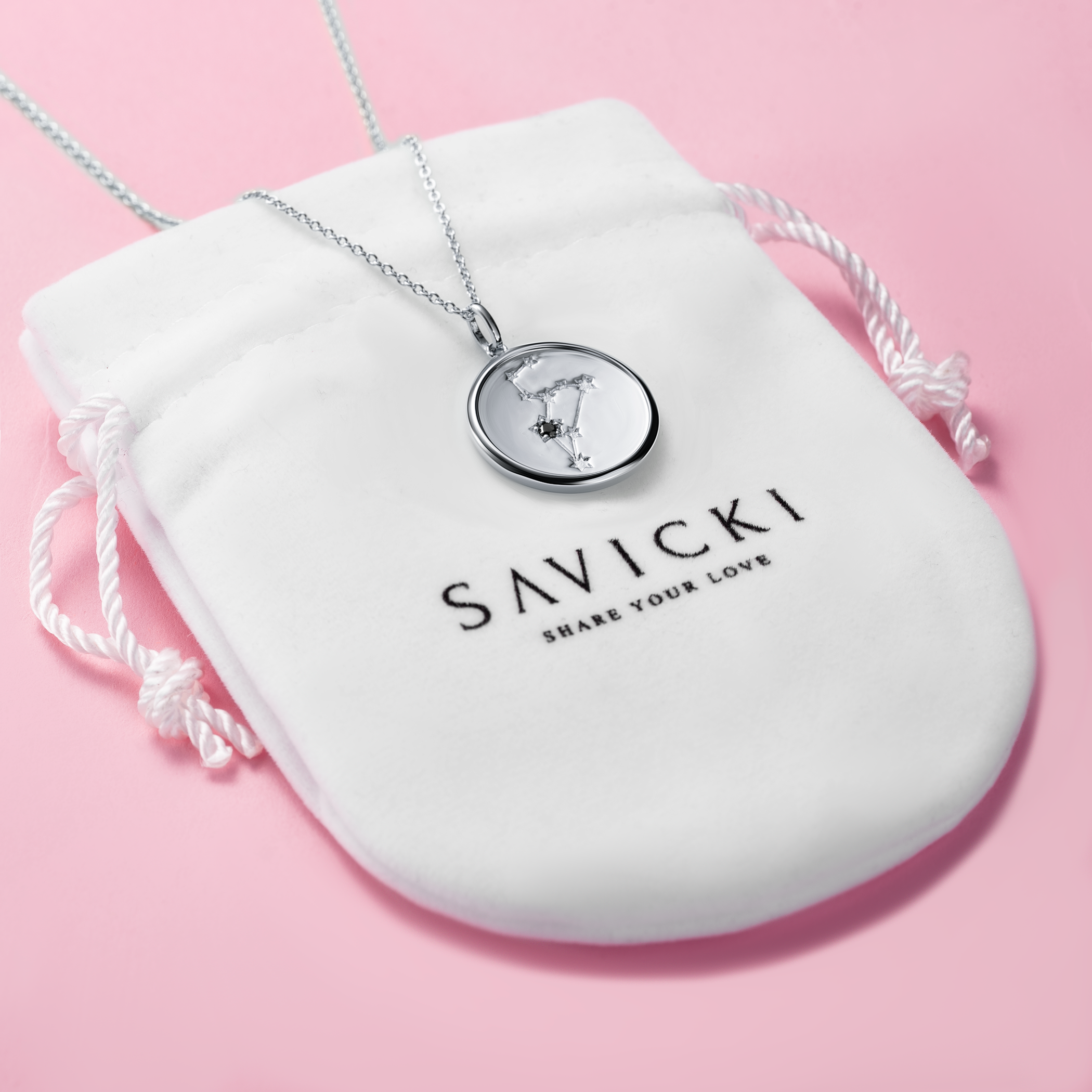 Naszyjnik znak zodiaku lew Savicki: srebrny, czarny diament