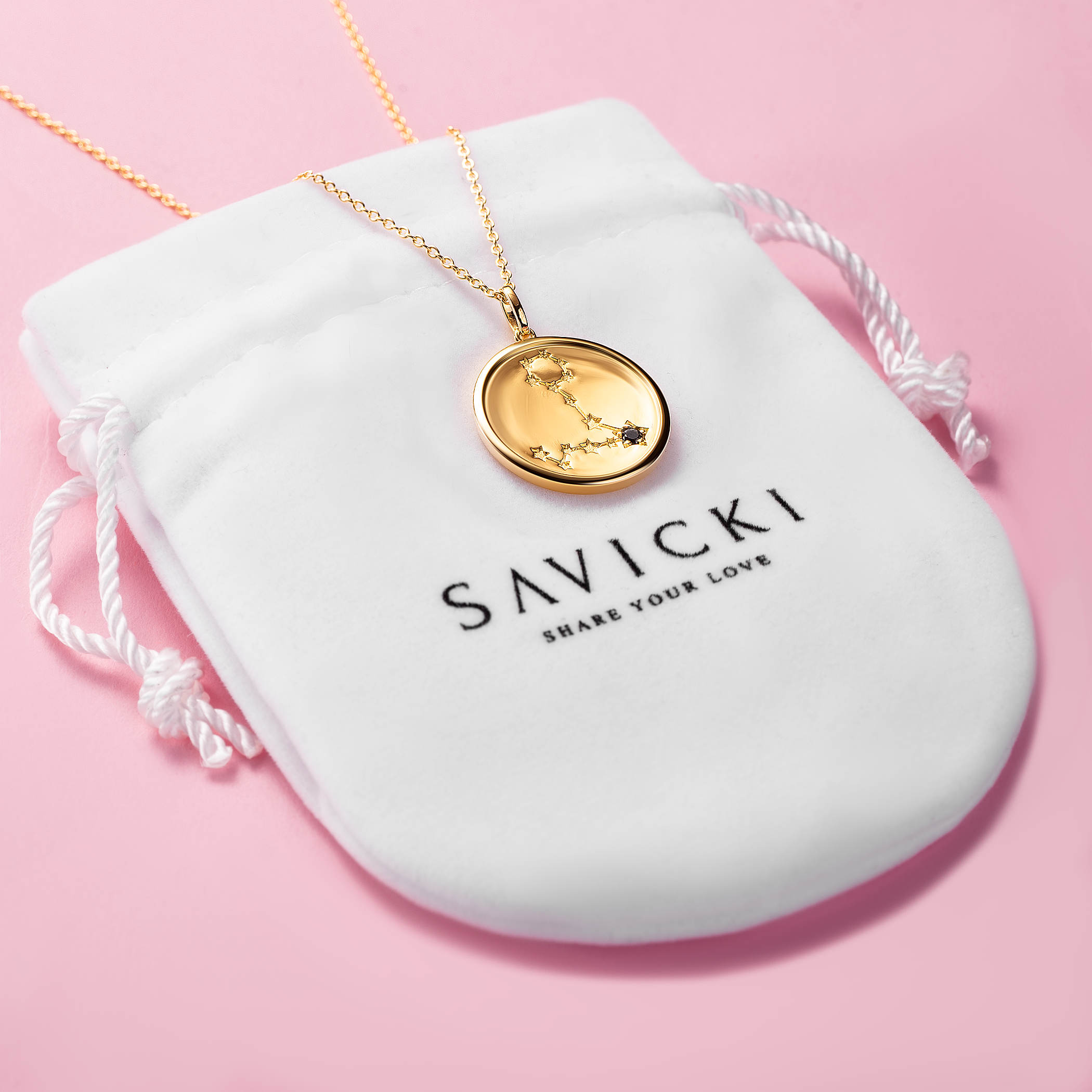 Naszyjnik znak zodiaku ryby Savicki: srebrny pozłacany, czarny diament